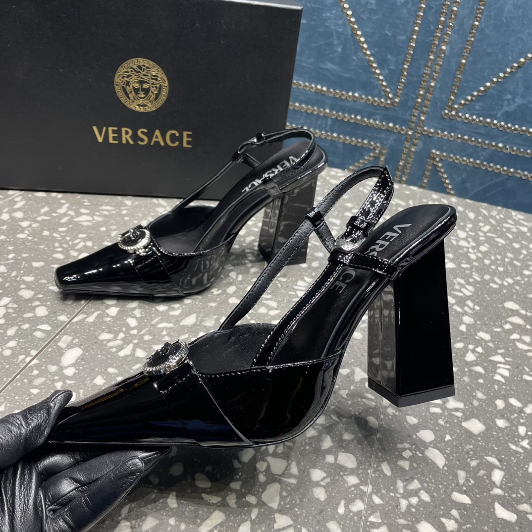 Bagsaaa Versace Medusa pumps black
