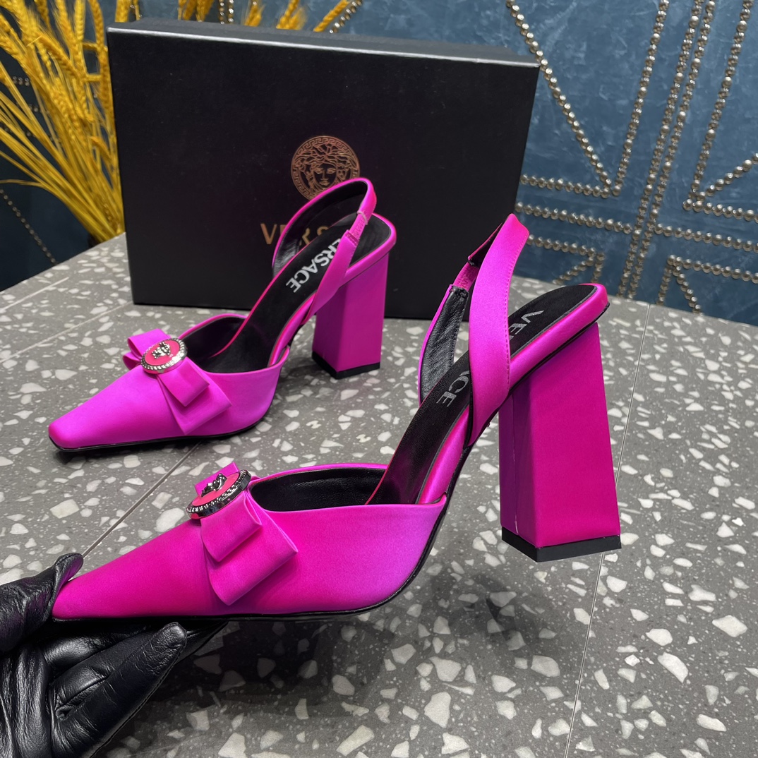 Bagsaaa Versace Medusa-motif satin-finish pumps pink