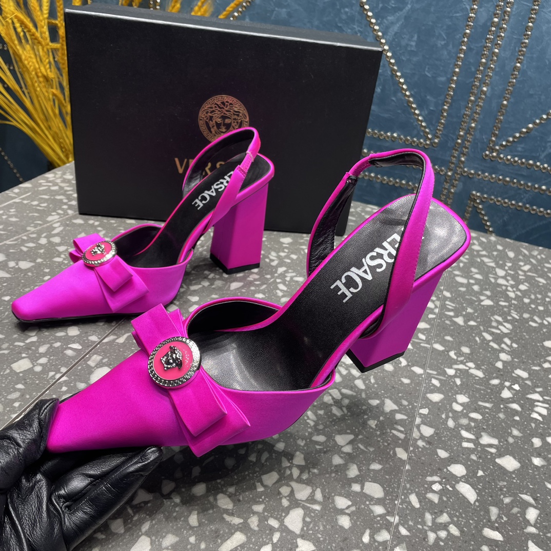 Bagsaaa Versace Medusa-motif satin-finish pumps pink