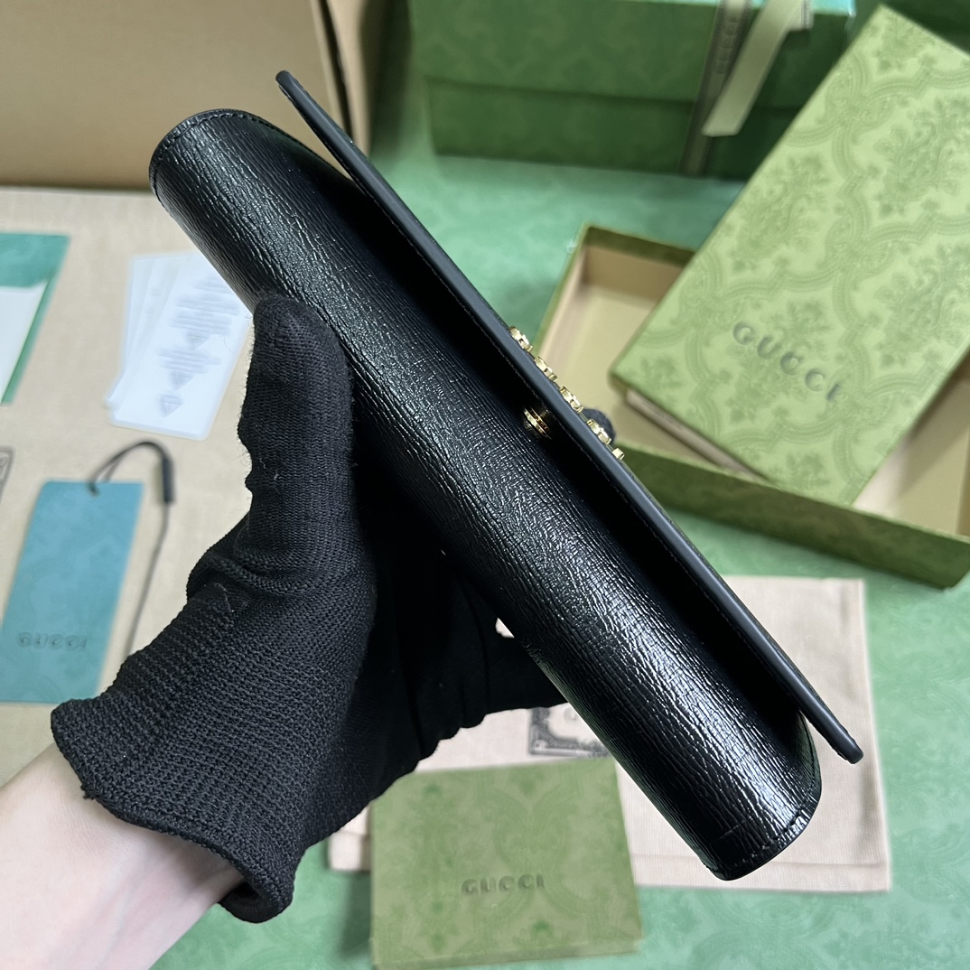 Bagsaaa Gvc*1 Continental Wallet With Gvc*1 Script Black - 19x 10x 3.5cm