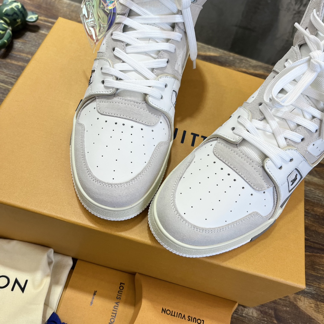 Bagsaaa L0vis Vvtt0n High Top Sneakers