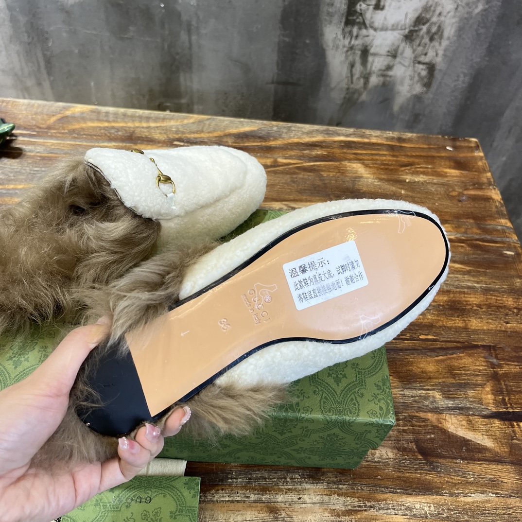 Bagsaaa Gvc*1 Slipper Horsebit With Shearling in white 01