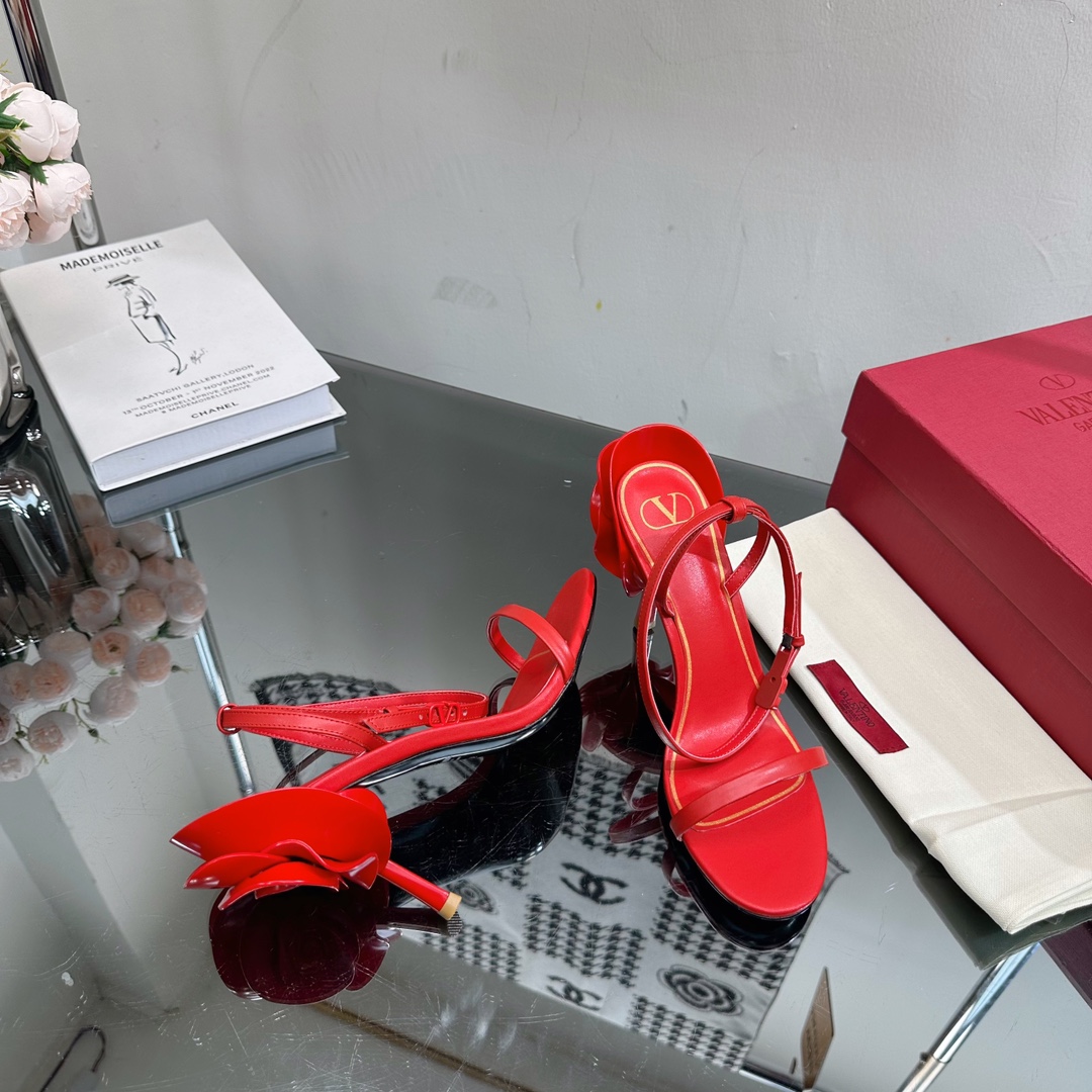 Bagsaaa Va1e*ntin0 Black With Red Flower Heels
