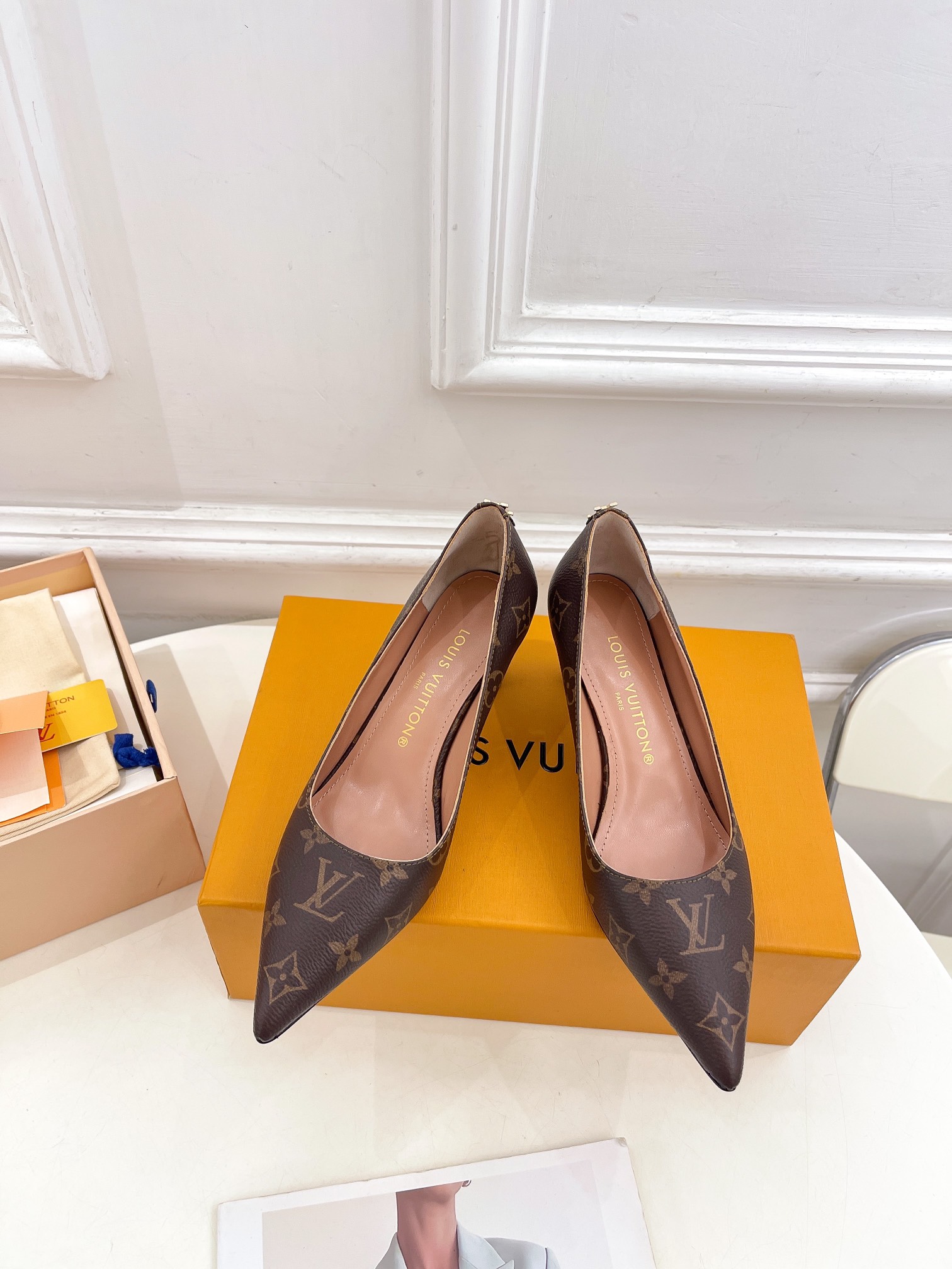 Bagsaaa L0vis Vvtt0n Monogram Leather Heels