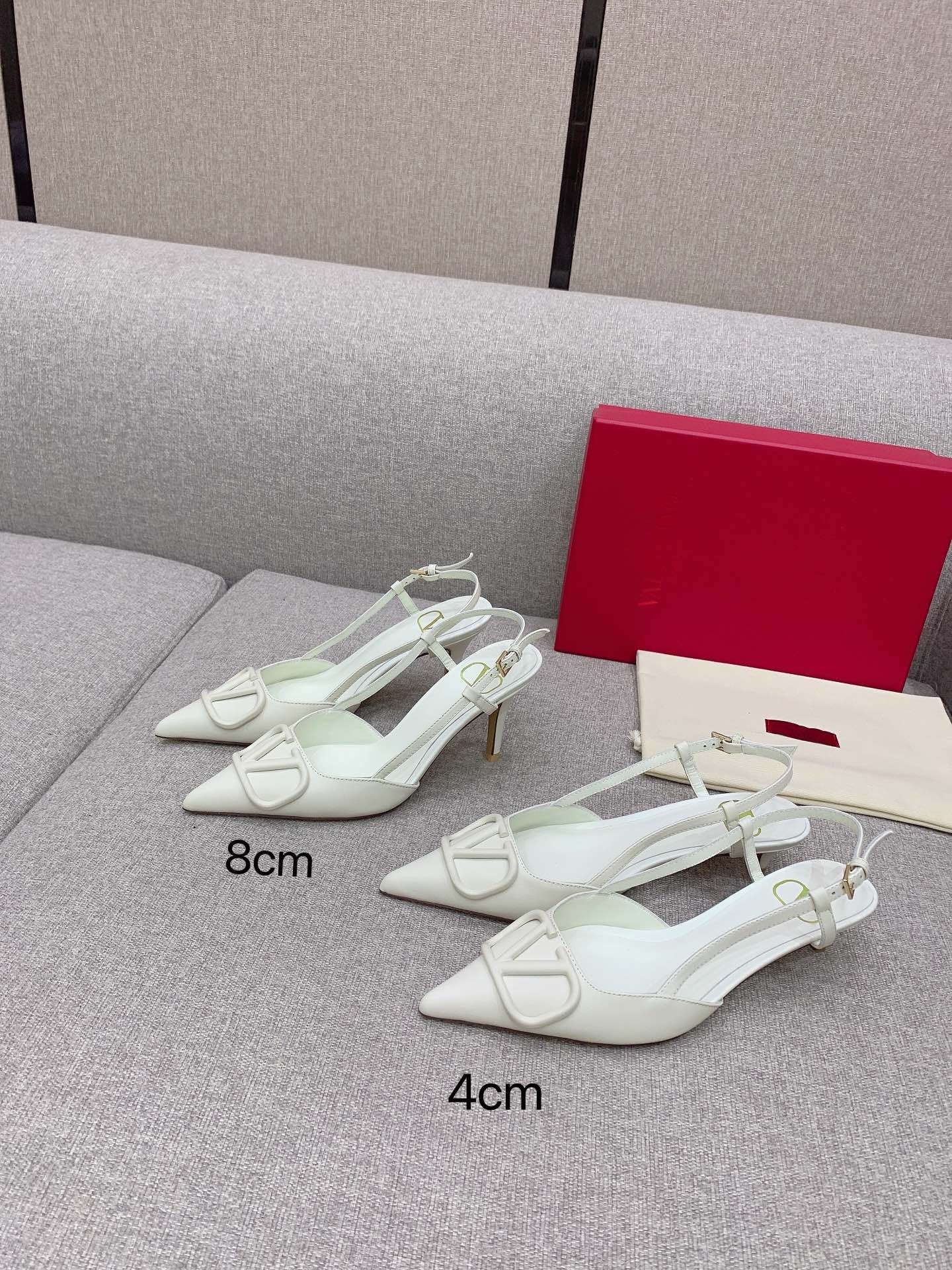 Bagsaaa Va1e*ntin0 Garavani VLogo Signature Pumps In White