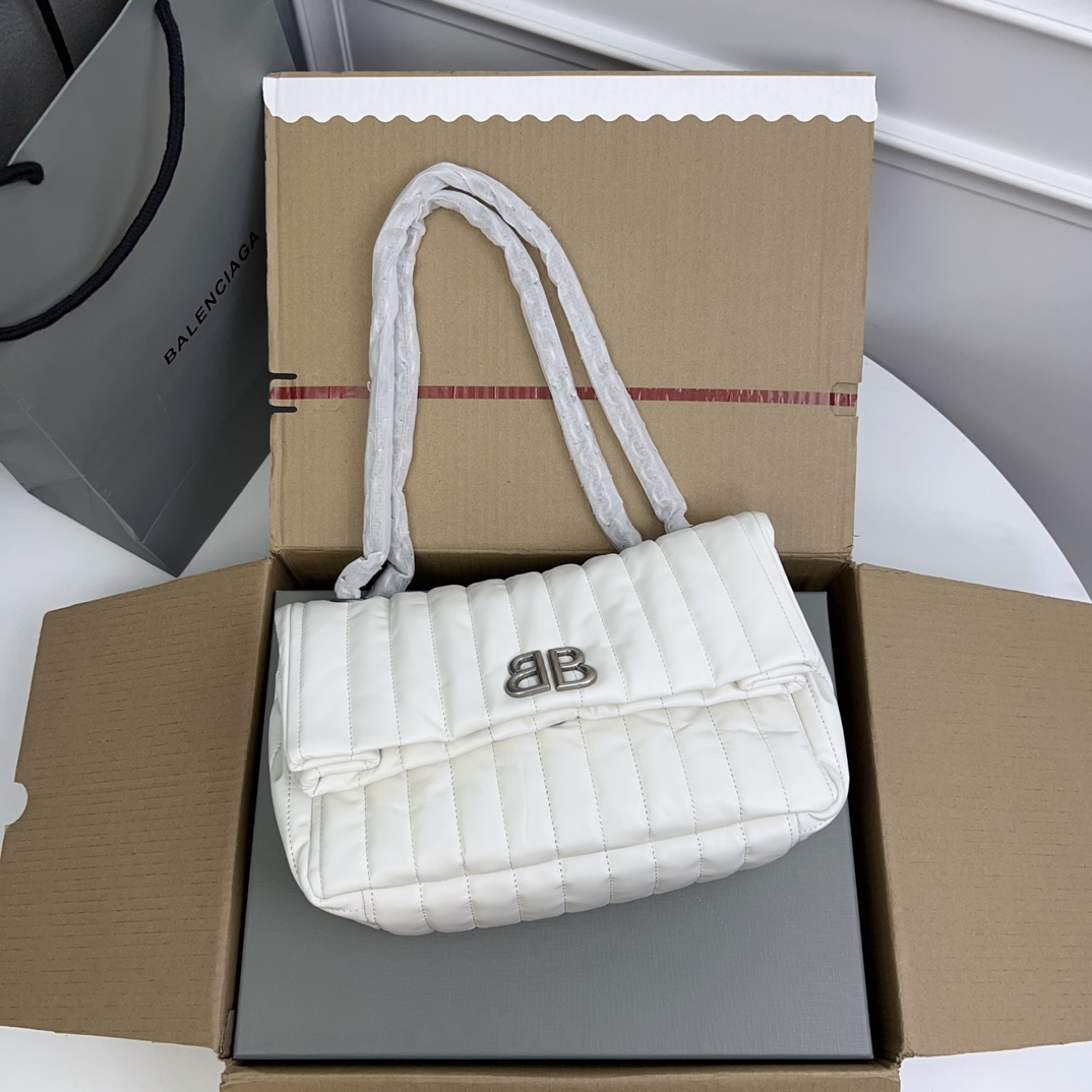 Bagsaaa Ba1en*iaga Monaco Chain Bag In White