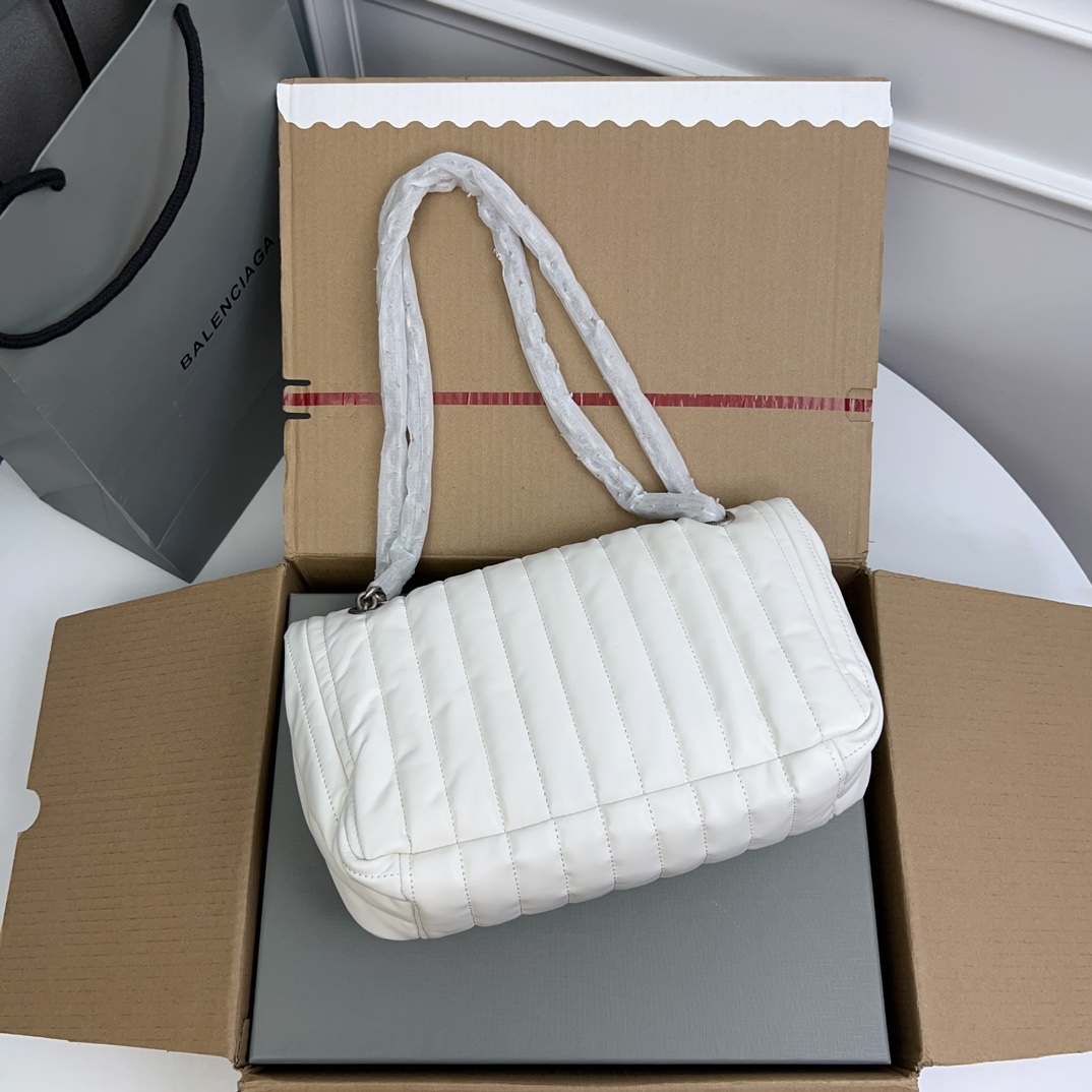 Bagsaaa Ba1en*iaga Monaco Chain Bag In White