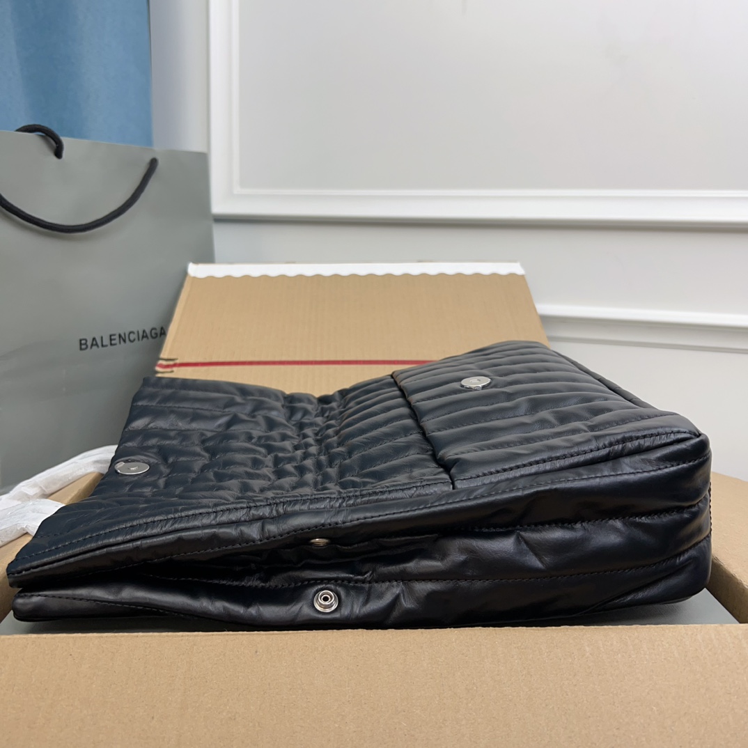 Bagsaaa Ba1en*iaga Monaco Chain Bag In Black