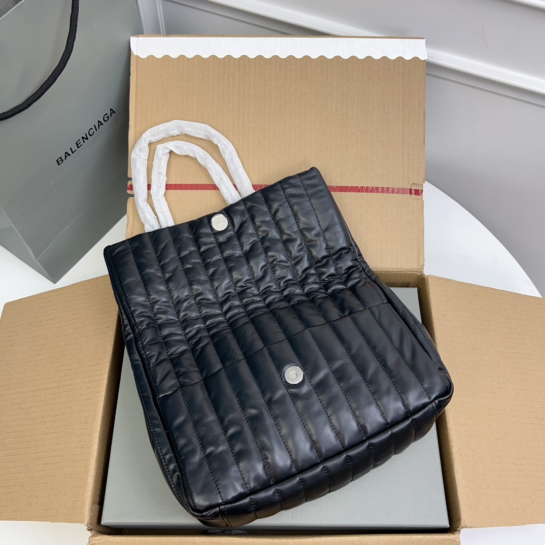 Bagsaaa Ba1en*iaga Monaco Chain Bag In Black
