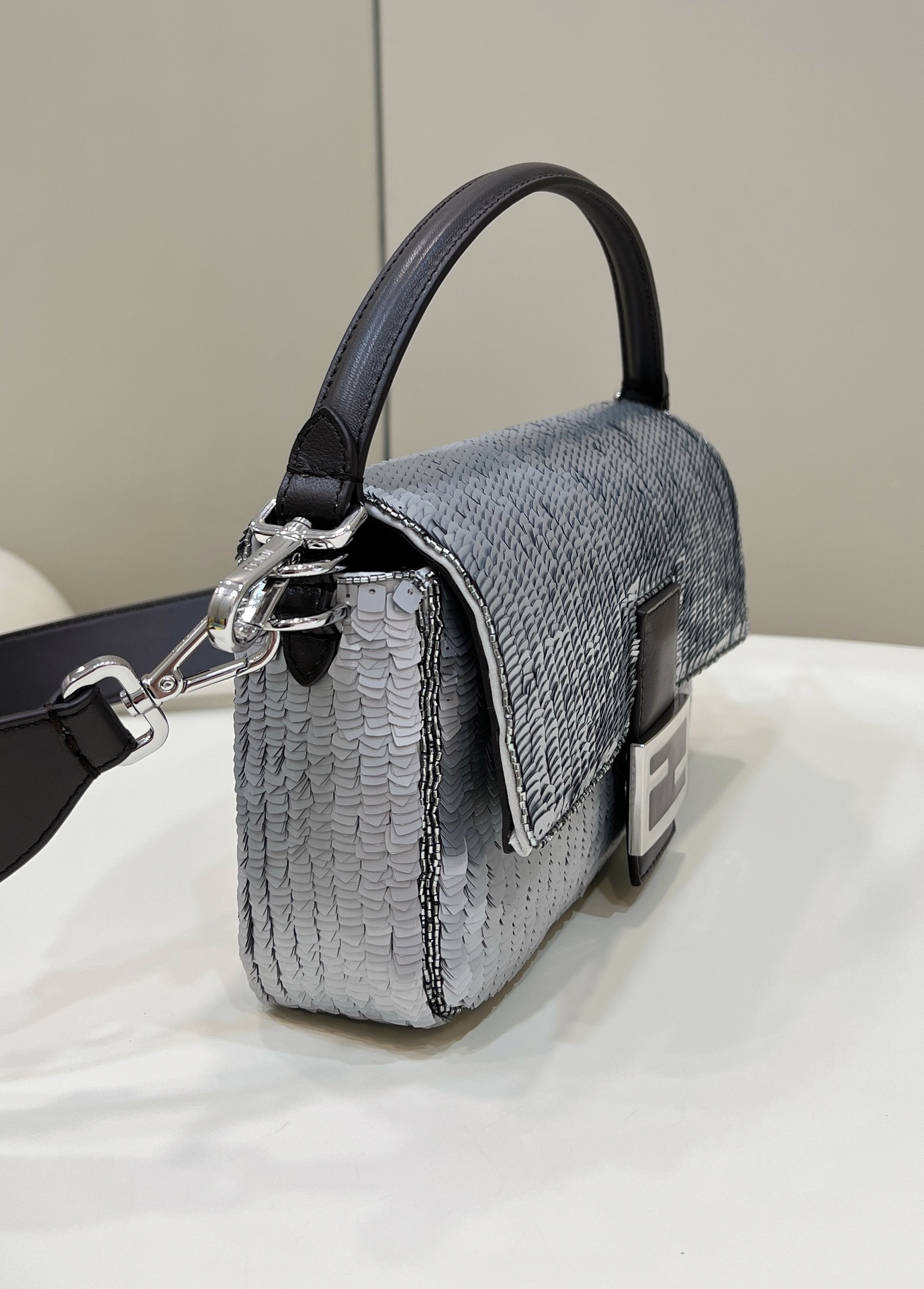 Bagsaaa F**di Baguette Sequin Paillettes Capretto Lucido Baguette Argento Moro