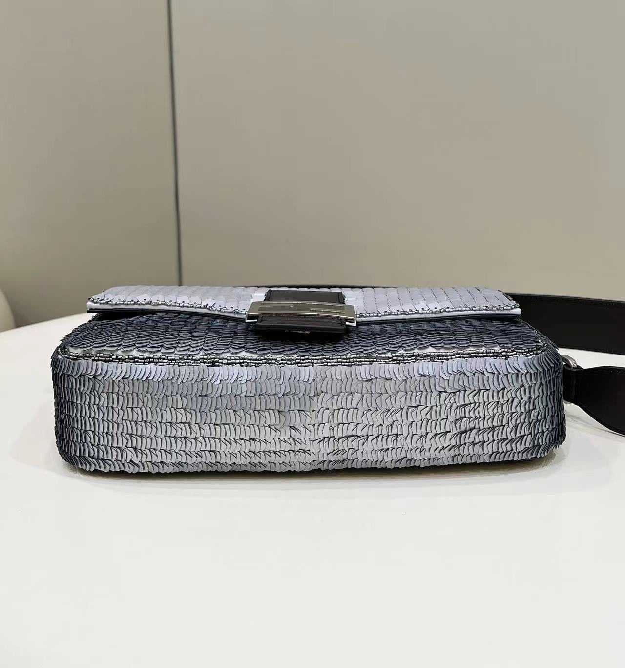 Bagsaaa F**di Baguette Sequin Paillettes Capretto Lucido Baguette Argento Moro