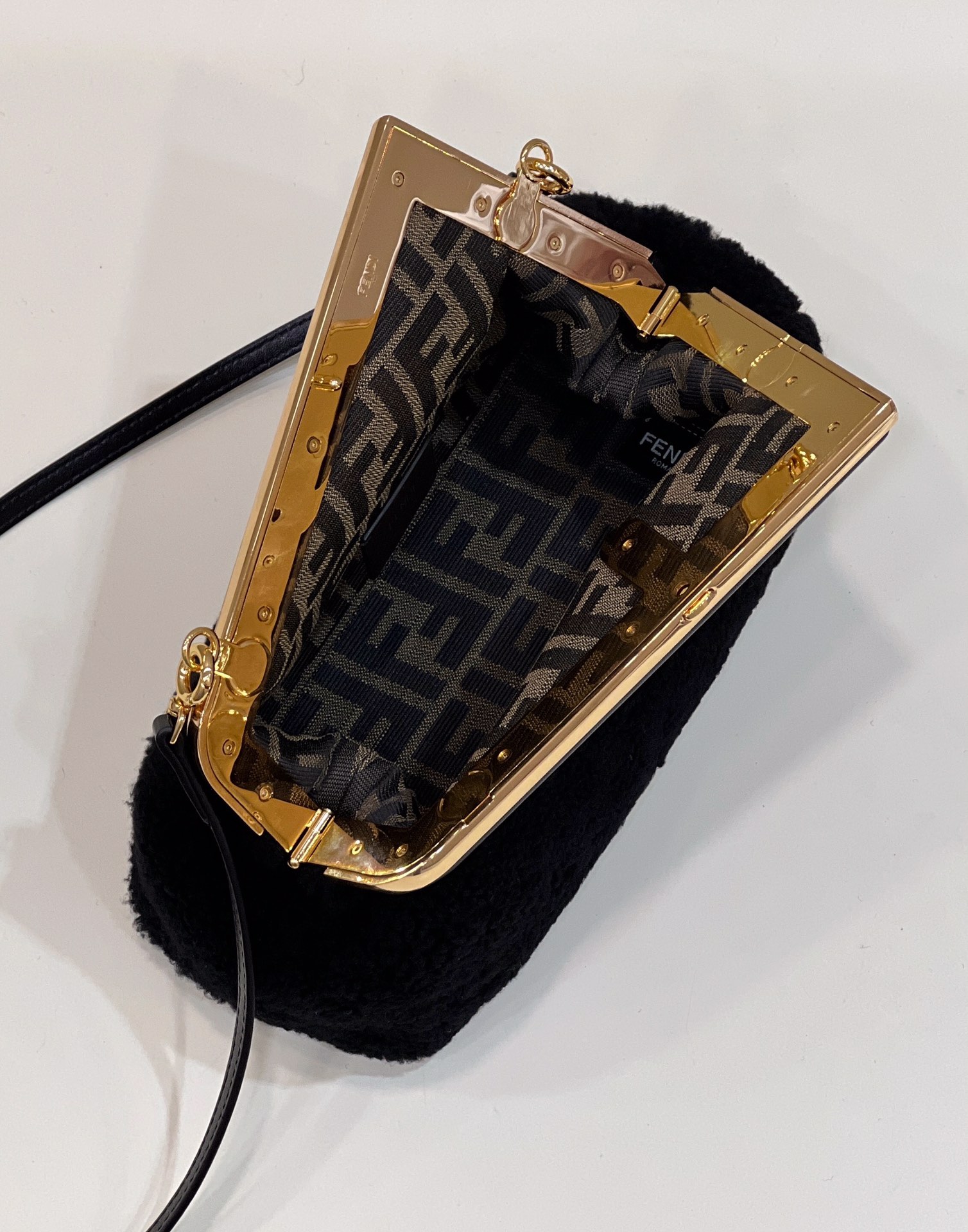 Bagsaaa F**di First Black Shearling Bag - 26*9.5*18cm