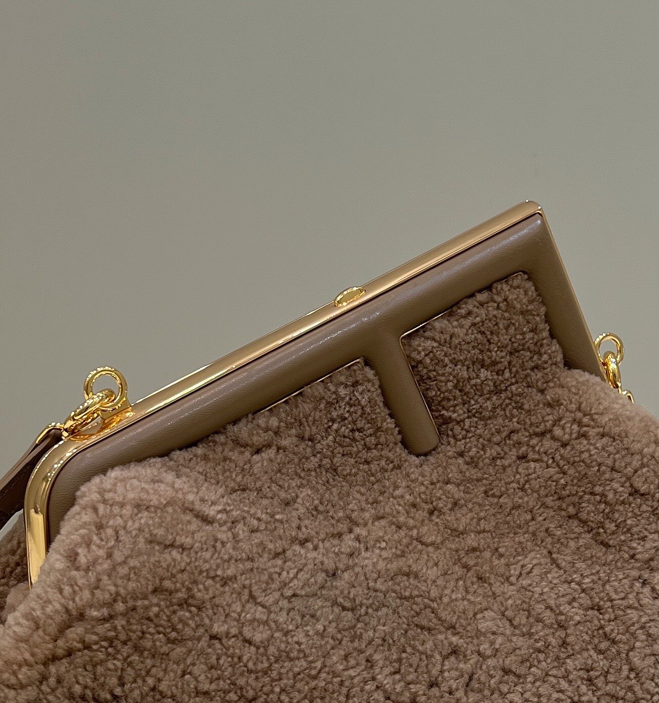 Bagsaaa F**di First Brown Shearling Bag - 26*9.5*18cm