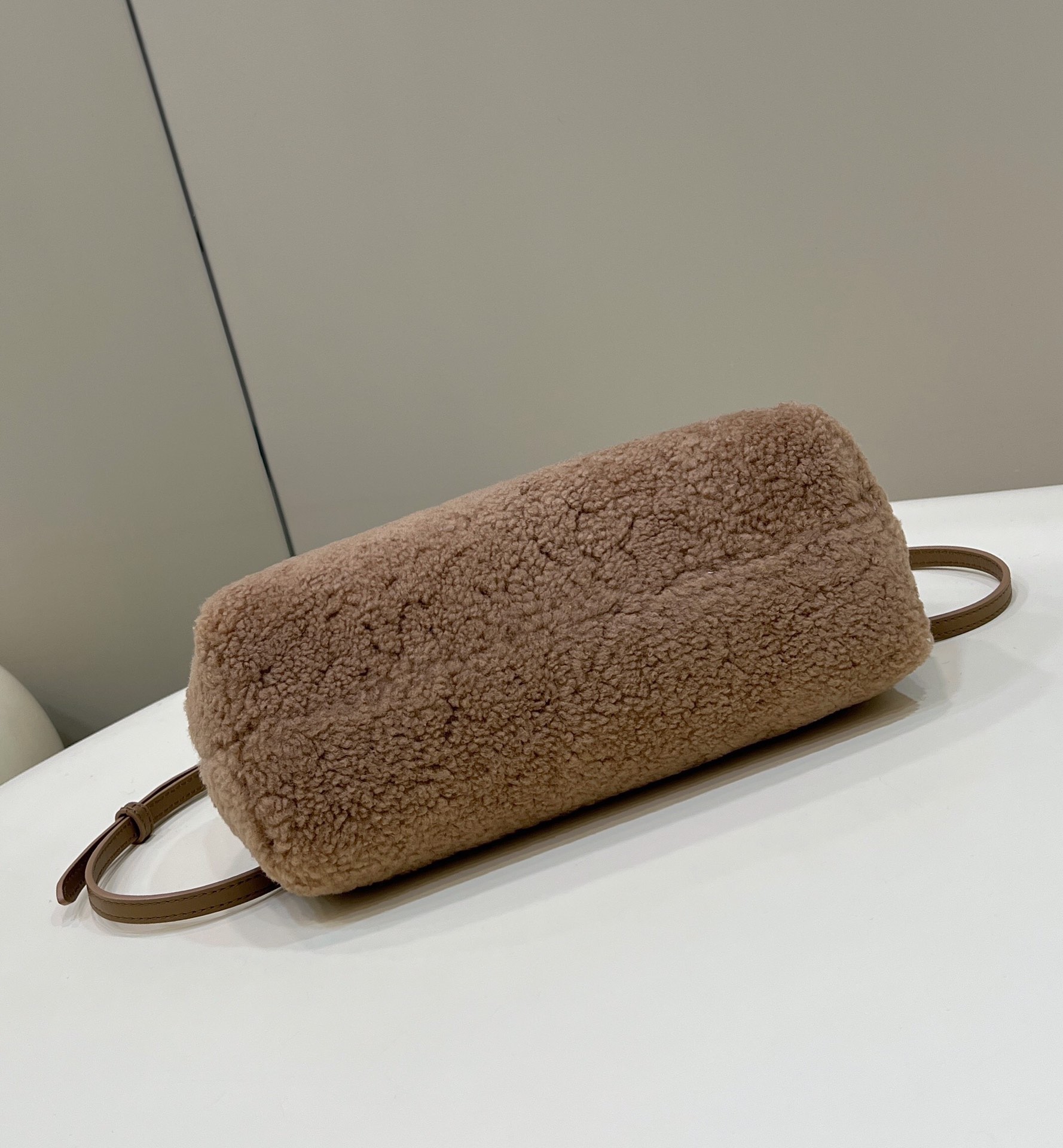 Bagsaaa F**di First Brown Shearling Bag - 26*9.5*18cm