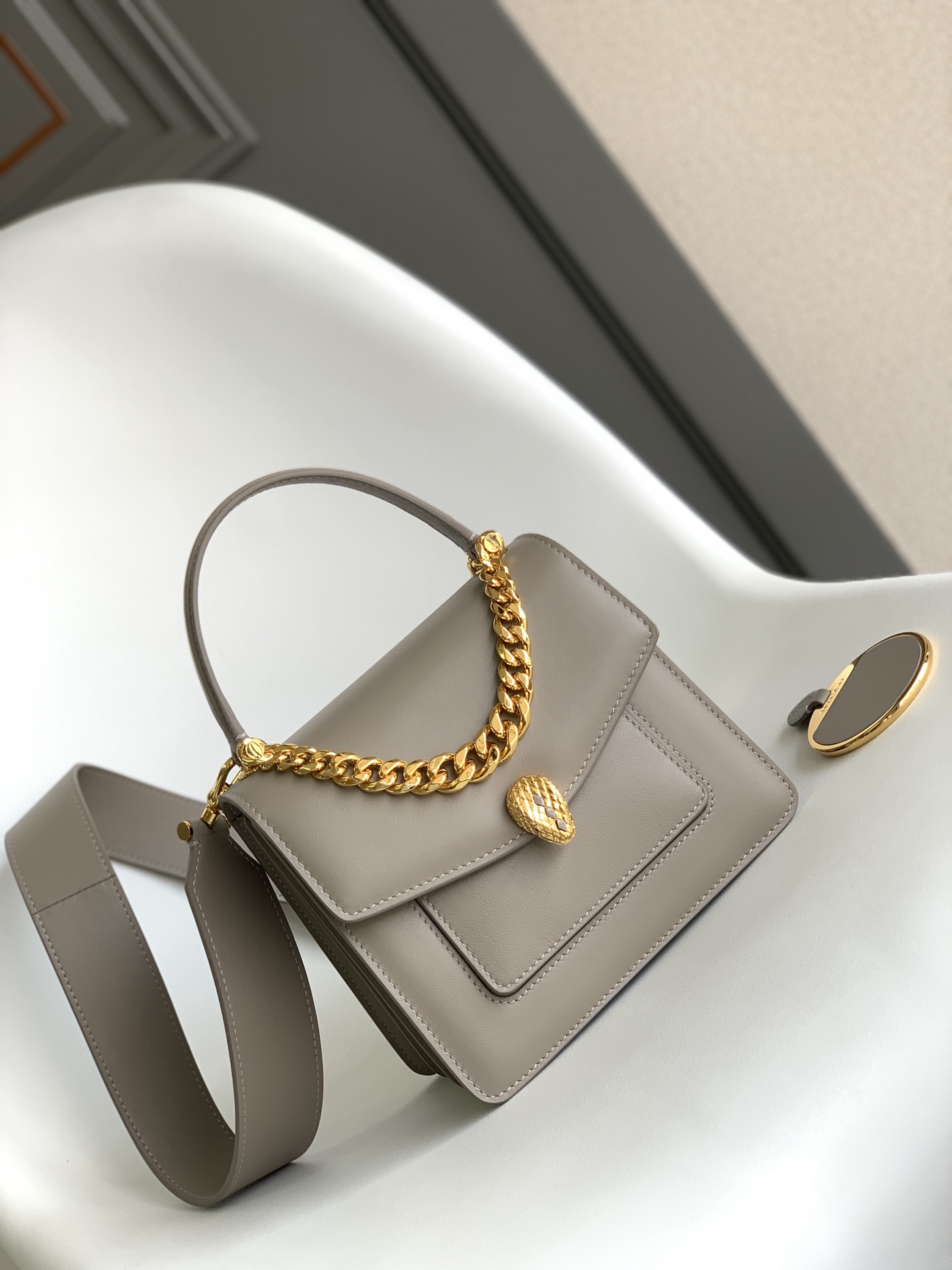 Bagsaaa Bv1g*ai Serpenti East-West Maxi Chain Shoulder Bag In Grey 02 - 25*17*8CM