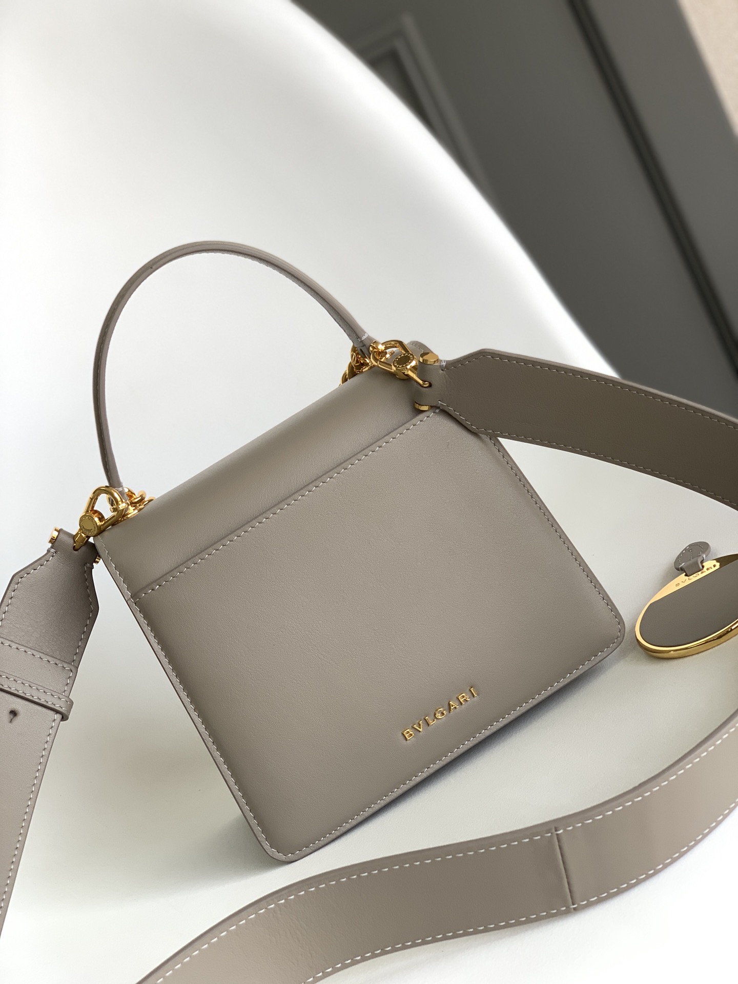 Bagsaaa Bv1g*ai Serpenti East-West Maxi Chain Shoulder Bag In Grey 02 - 25*17*8CM