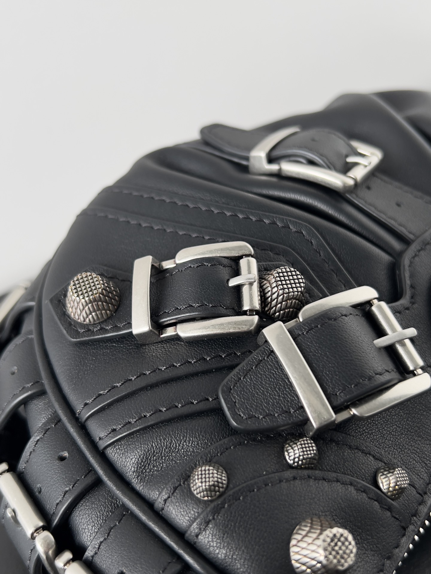 Bagsaaa Ba1en*iaga Le Cagole bag in black - 25.9*16*9.9cm