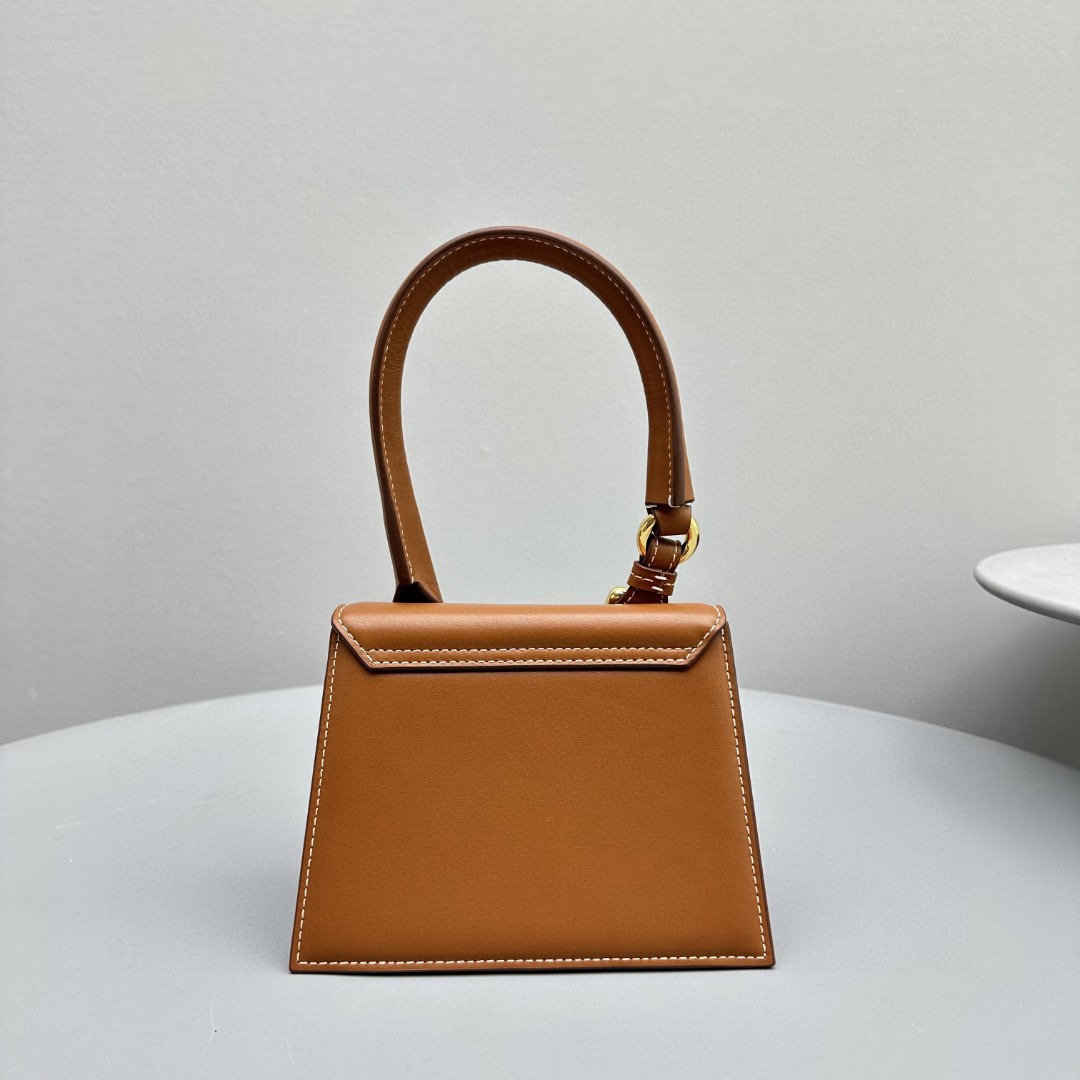 Bagsaaa Jacuqemus Le Chiquito Moyen Bag In Brown 18*15.5*8CM