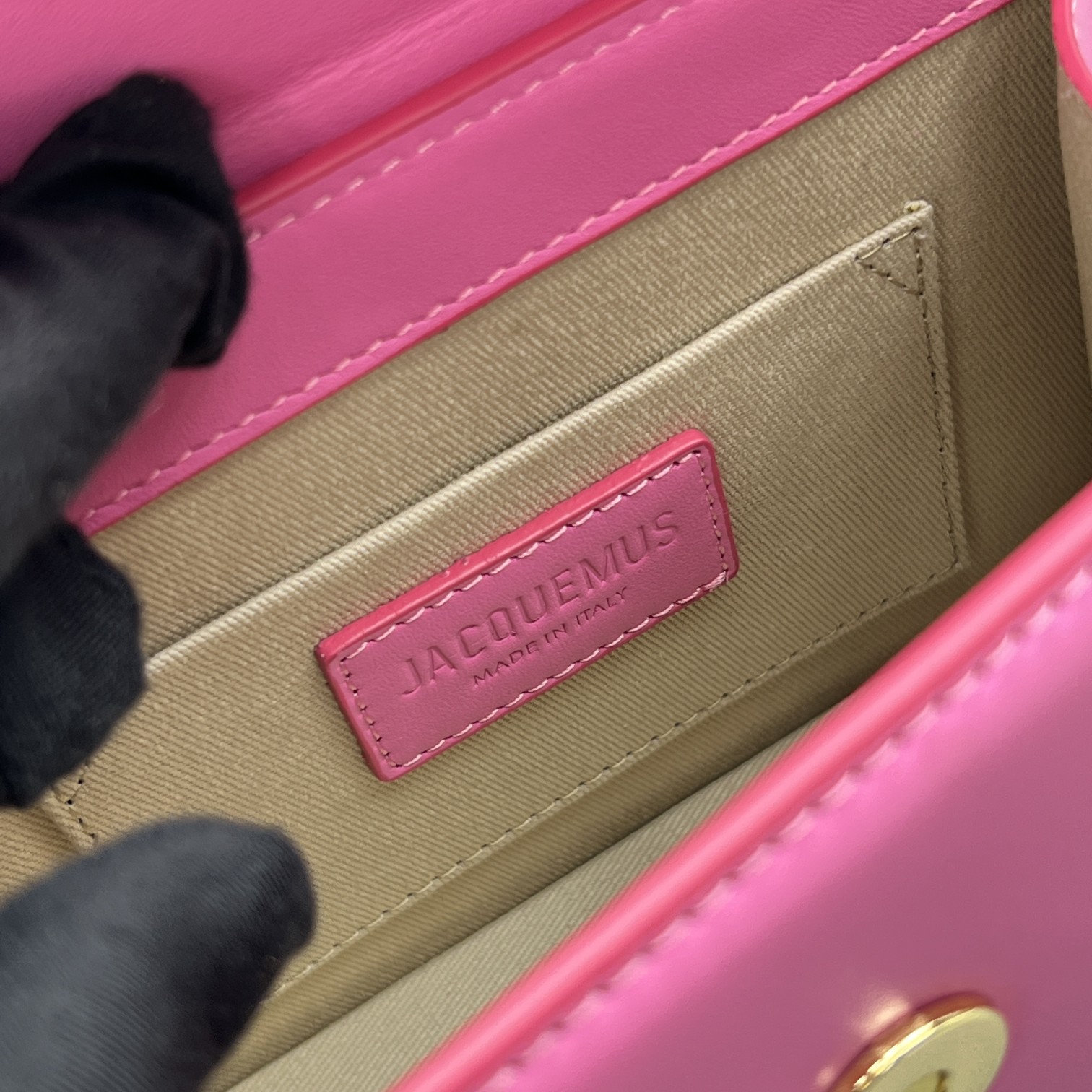 Bagsaaa Jacuqemus Le Chiquito Moyen Bag In Hot Pink 18*15.5*8CM