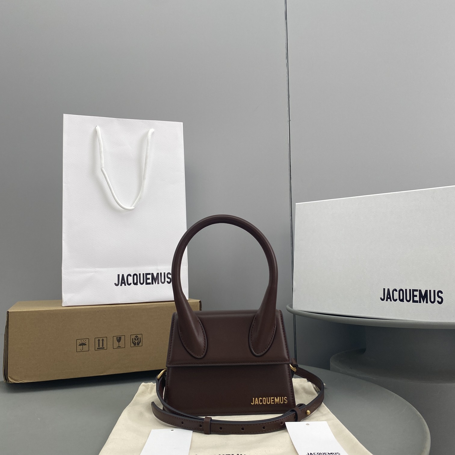Bagsaaa Jacuqemus Le Chiquito Moyen Bag In Dark Brown 18*15.5*8CM