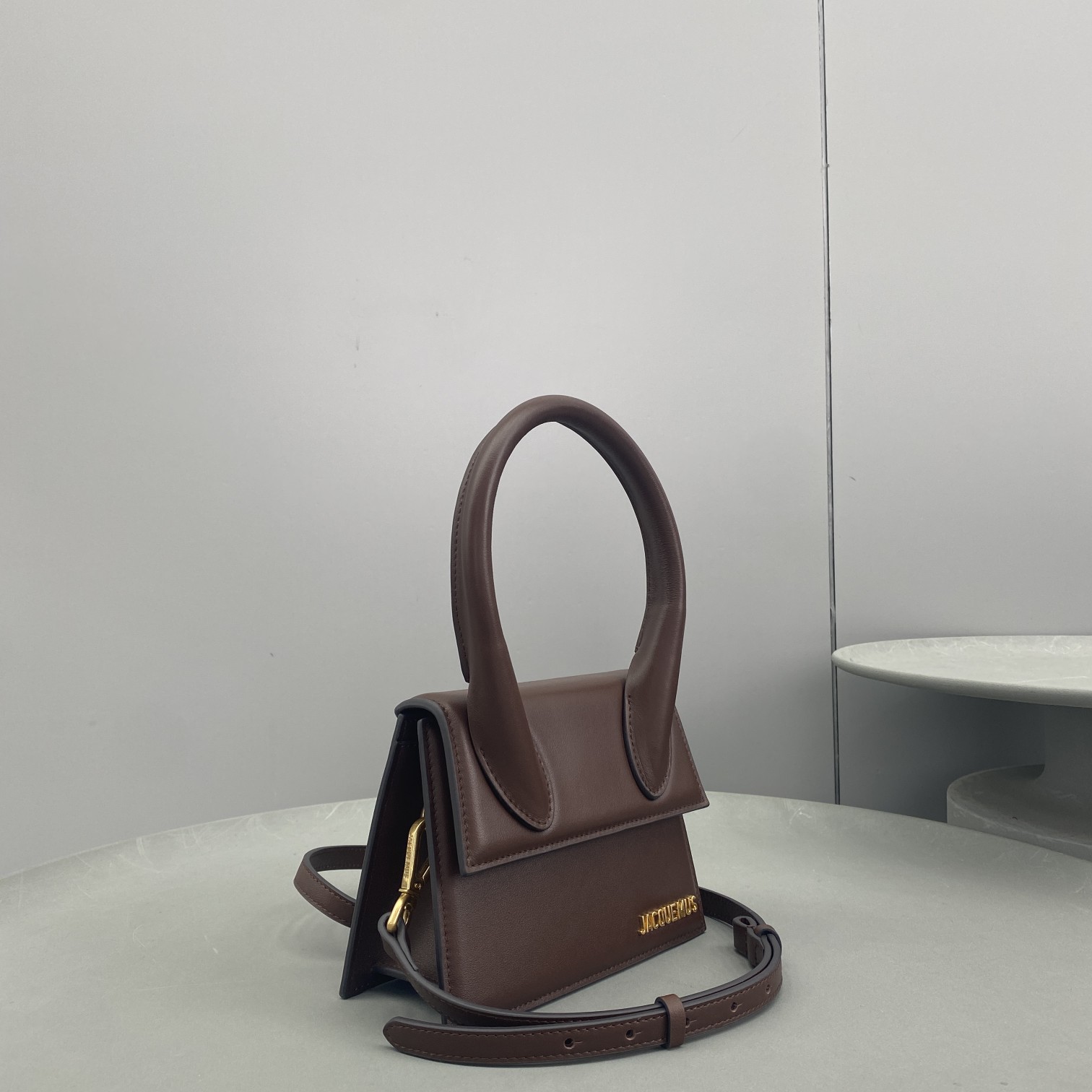 Bagsaaa Jacuqemus Le Chiquito Moyen Bag In Dark Brown 18*15.5*8CM