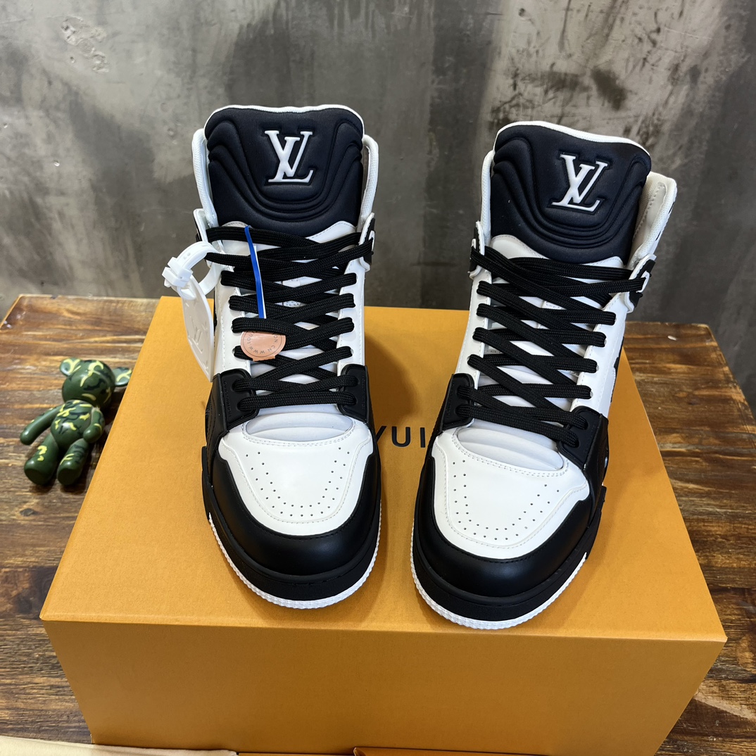 Bagsaaa L0vis Vvtt0n Trainer Black White