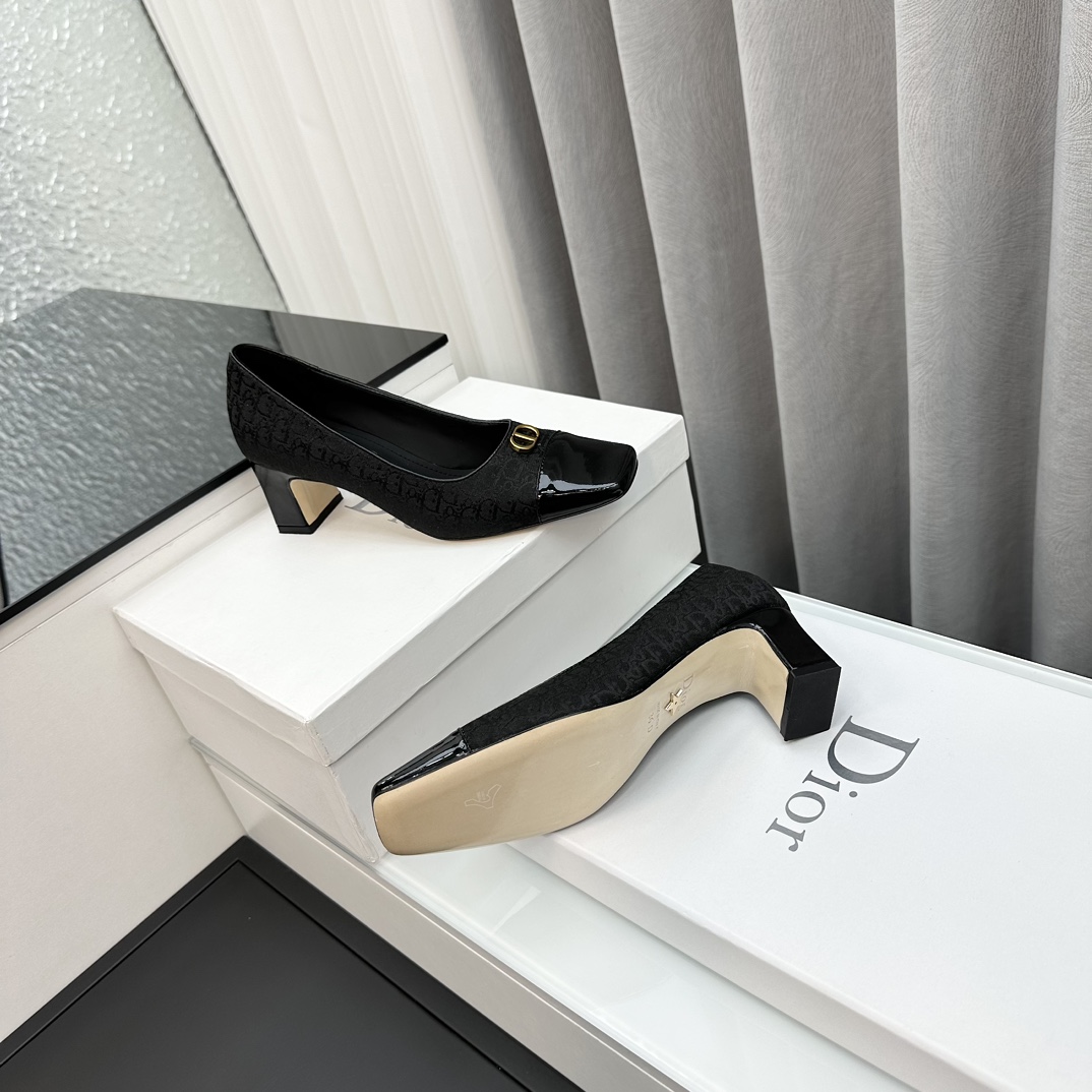 Bagsaaa D10r Oblique Black Heels 03