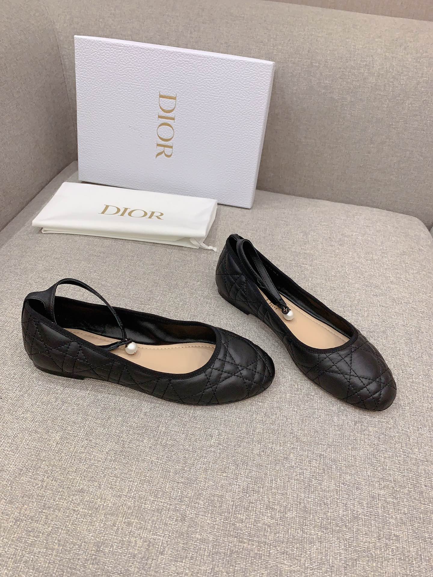 Bagsaaa D10r Ballet Flat Black Quilted Cannage Calfskin 02
