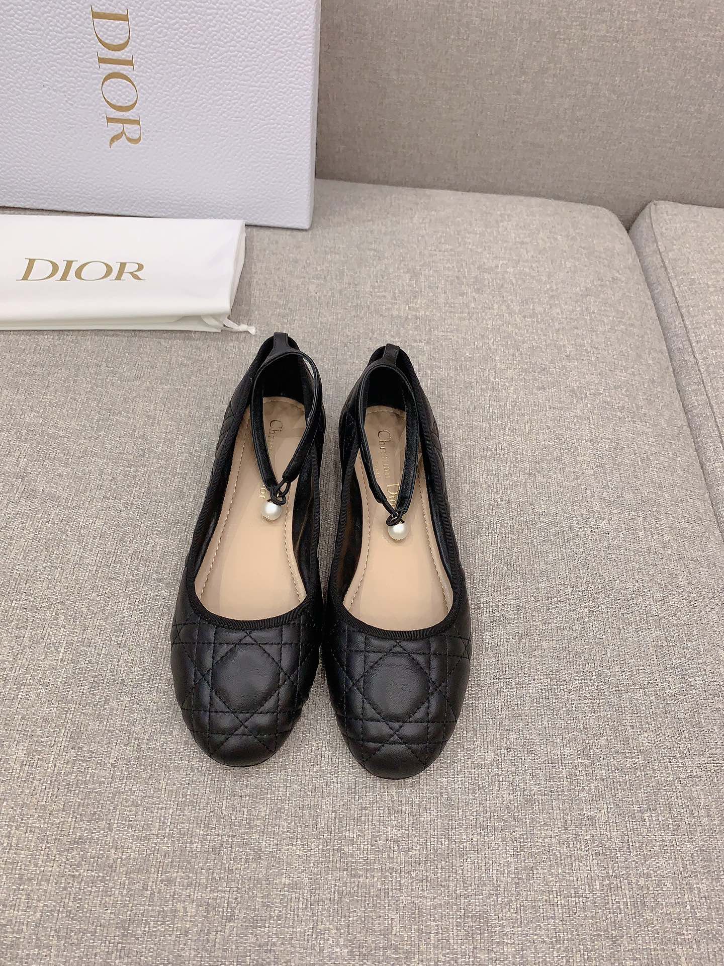 Bagsaaa D10r Ballet Flat Black Quilted Cannage Calfskin 02