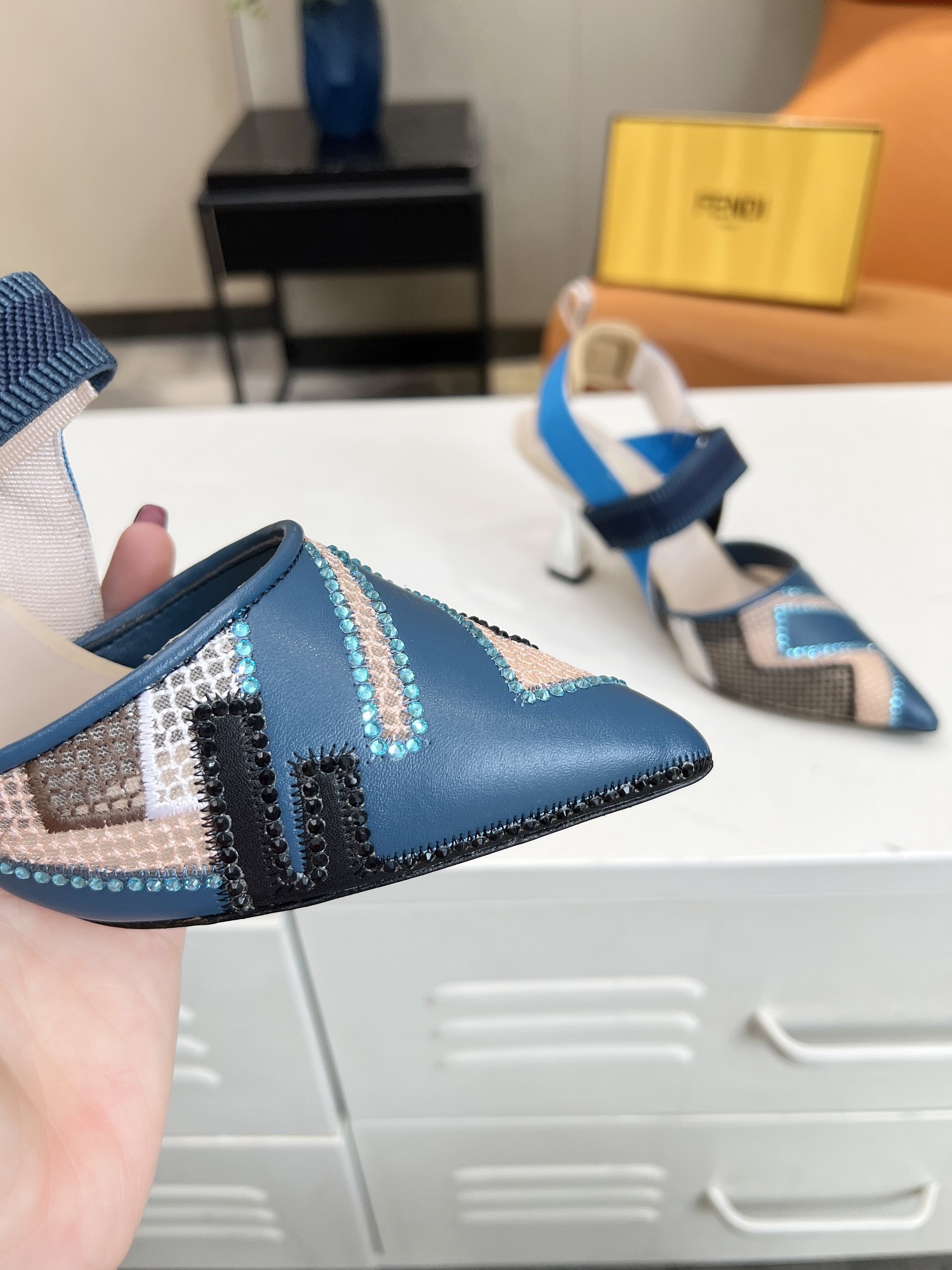 Bagsaaa F**di Colibrì High-heeled slingbacks blue