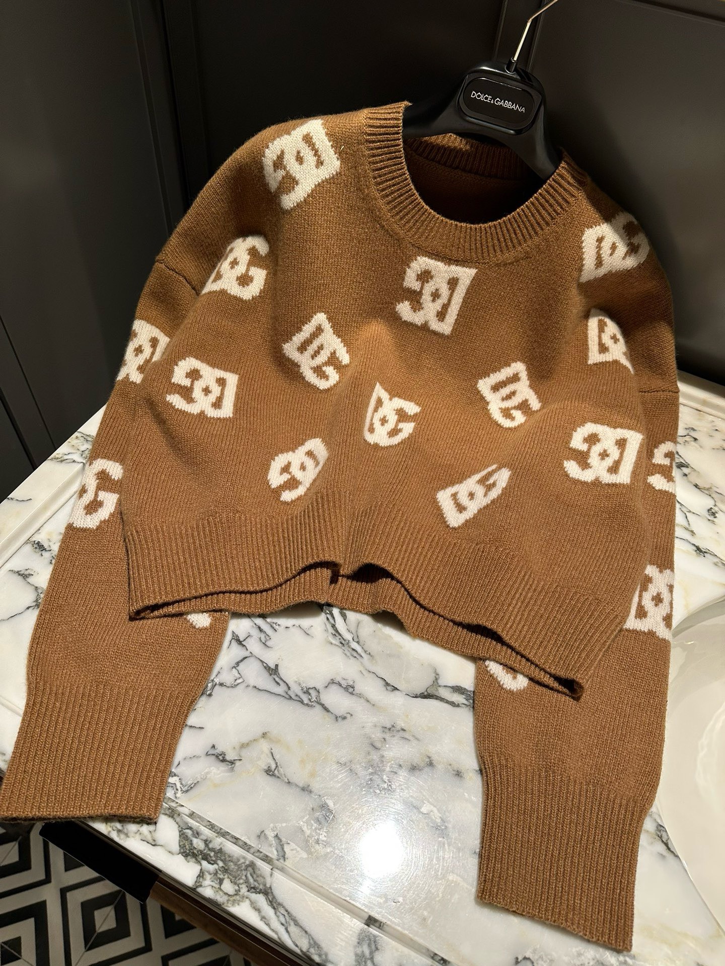 Bagsaaa Dolce&GabbanaCaramel Crew Neck Sweater With Logo