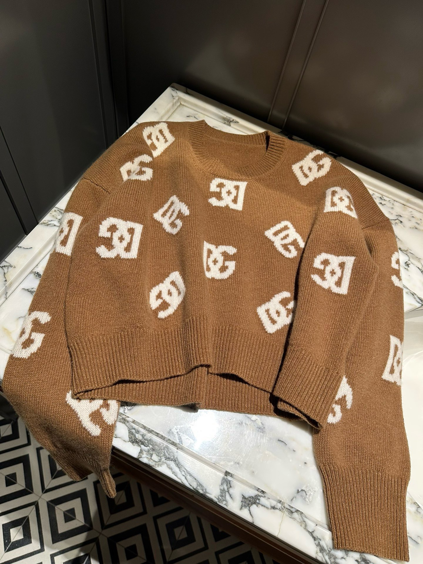 Bagsaaa Dolce&GabbanaCaramel Crew Neck Sweater With Logo