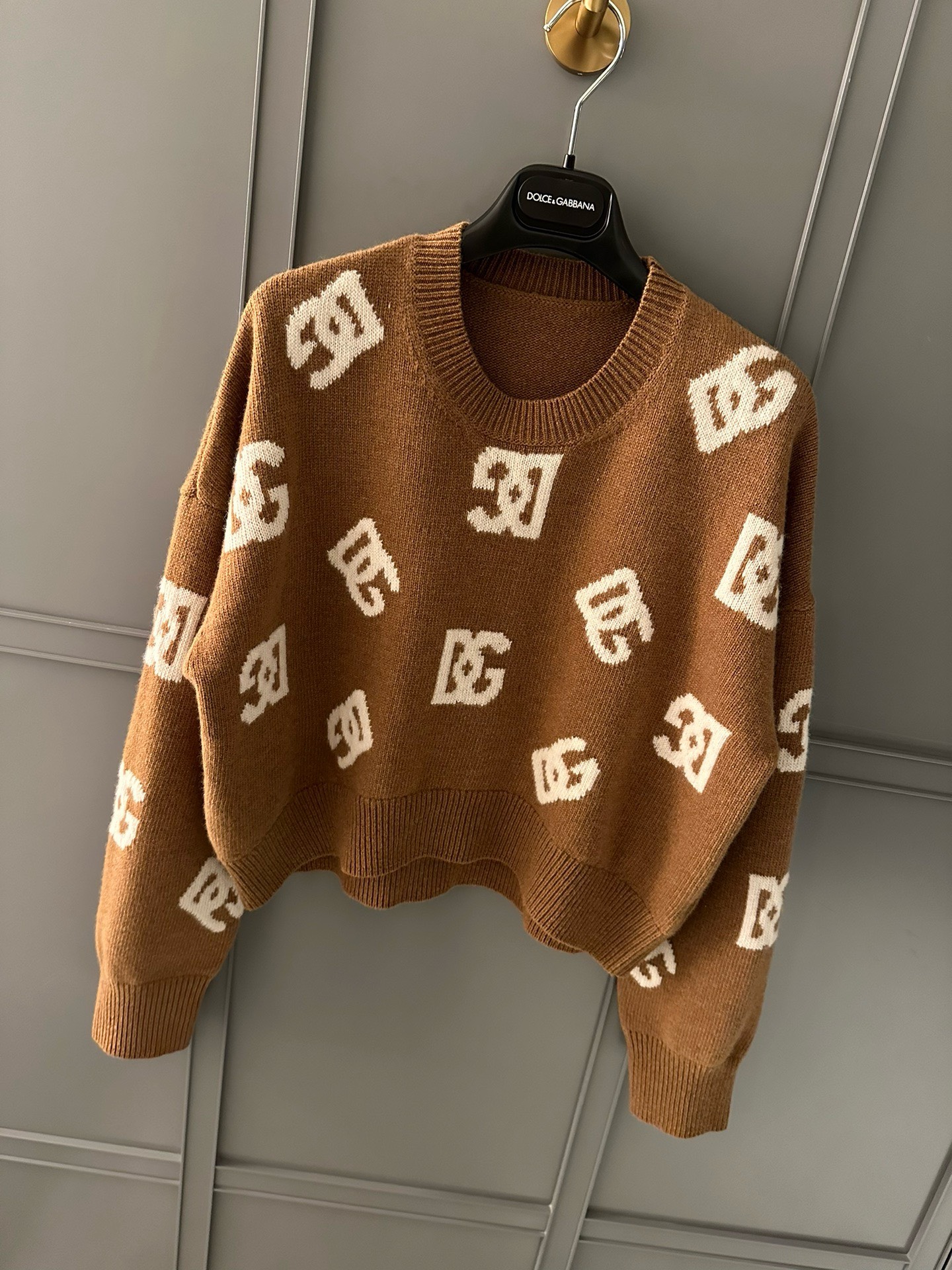 Bagsaaa Dolce&GabbanaCaramel Crew Neck Sweater With Logo