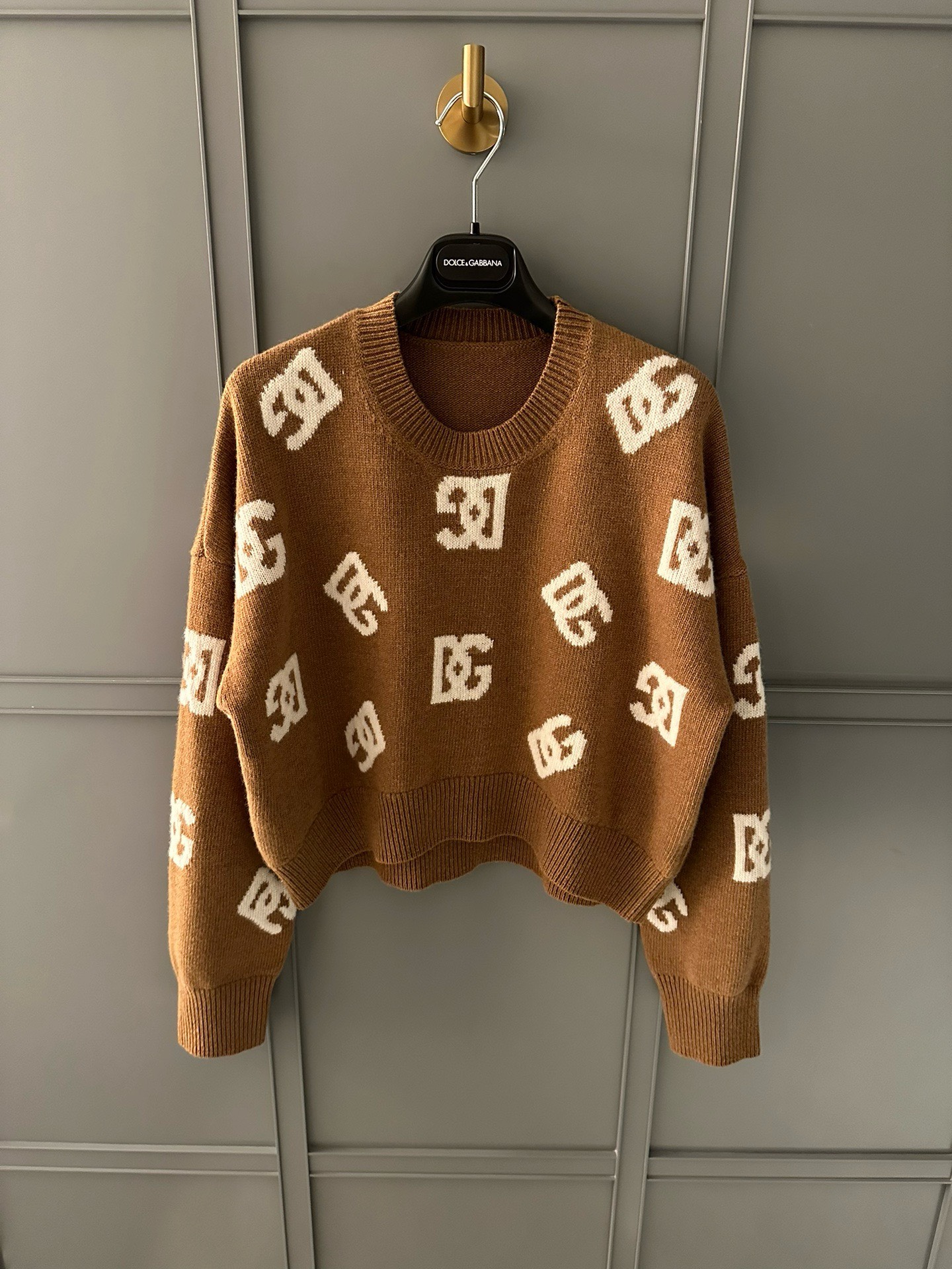 Bagsaaa Dolce&GabbanaCaramel Crew Neck Sweater With Logo