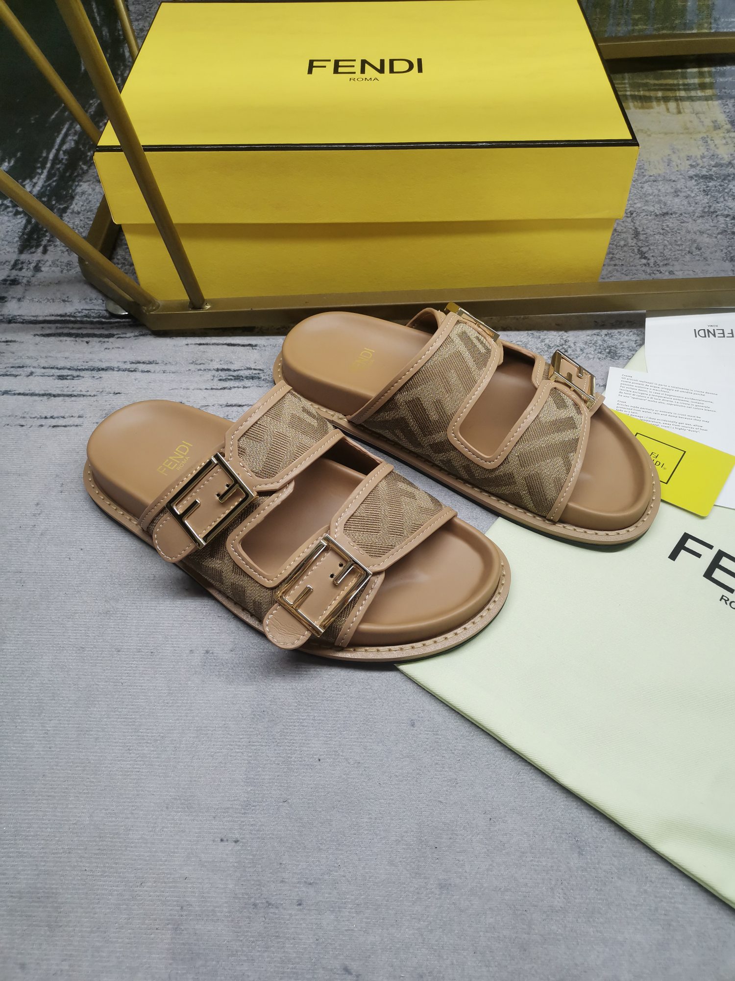 Bagsaaa F**di Feel FF chenille slides in caramel