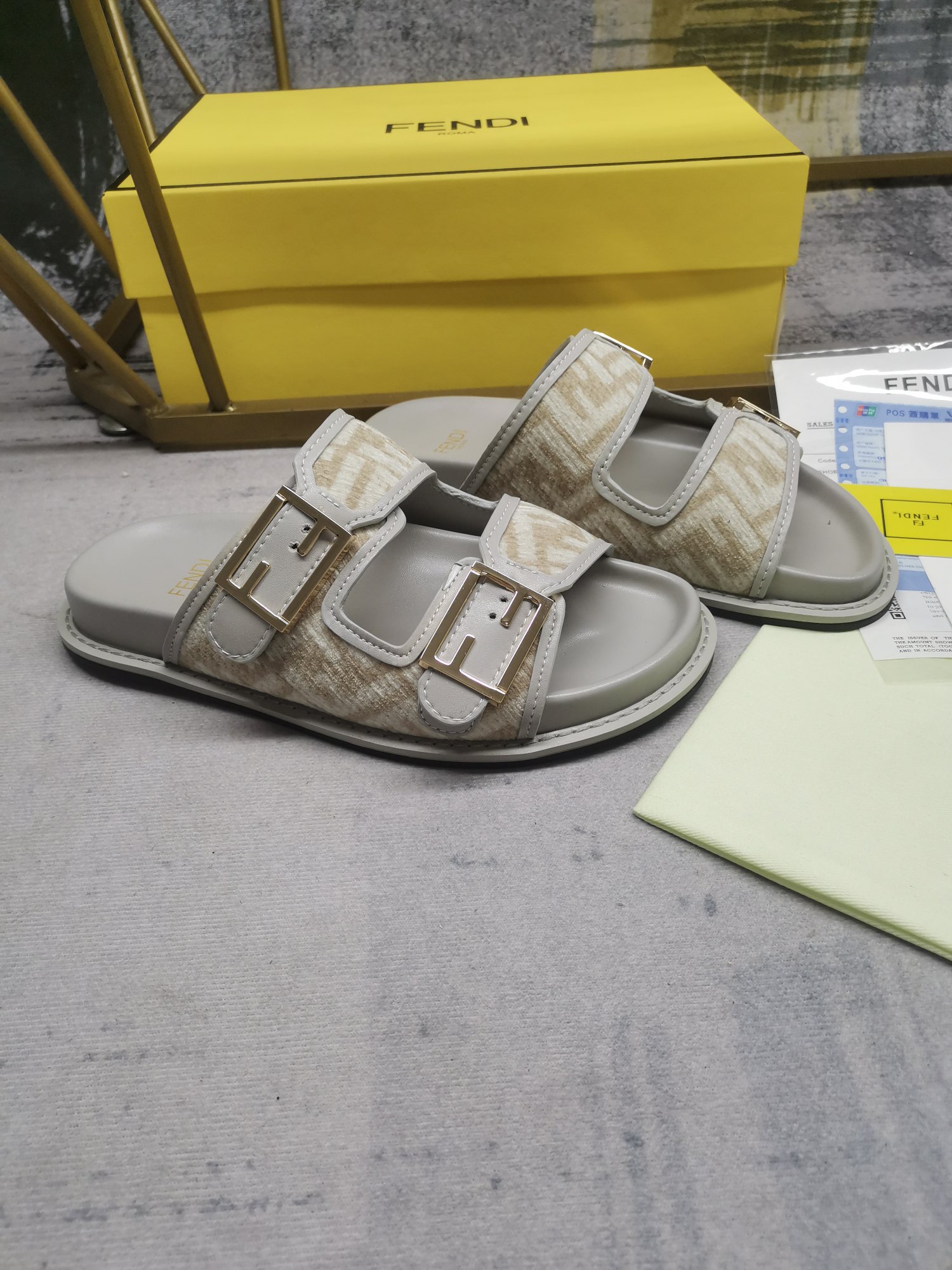Bagsaaa F**di Feel FF chenille slides in gray