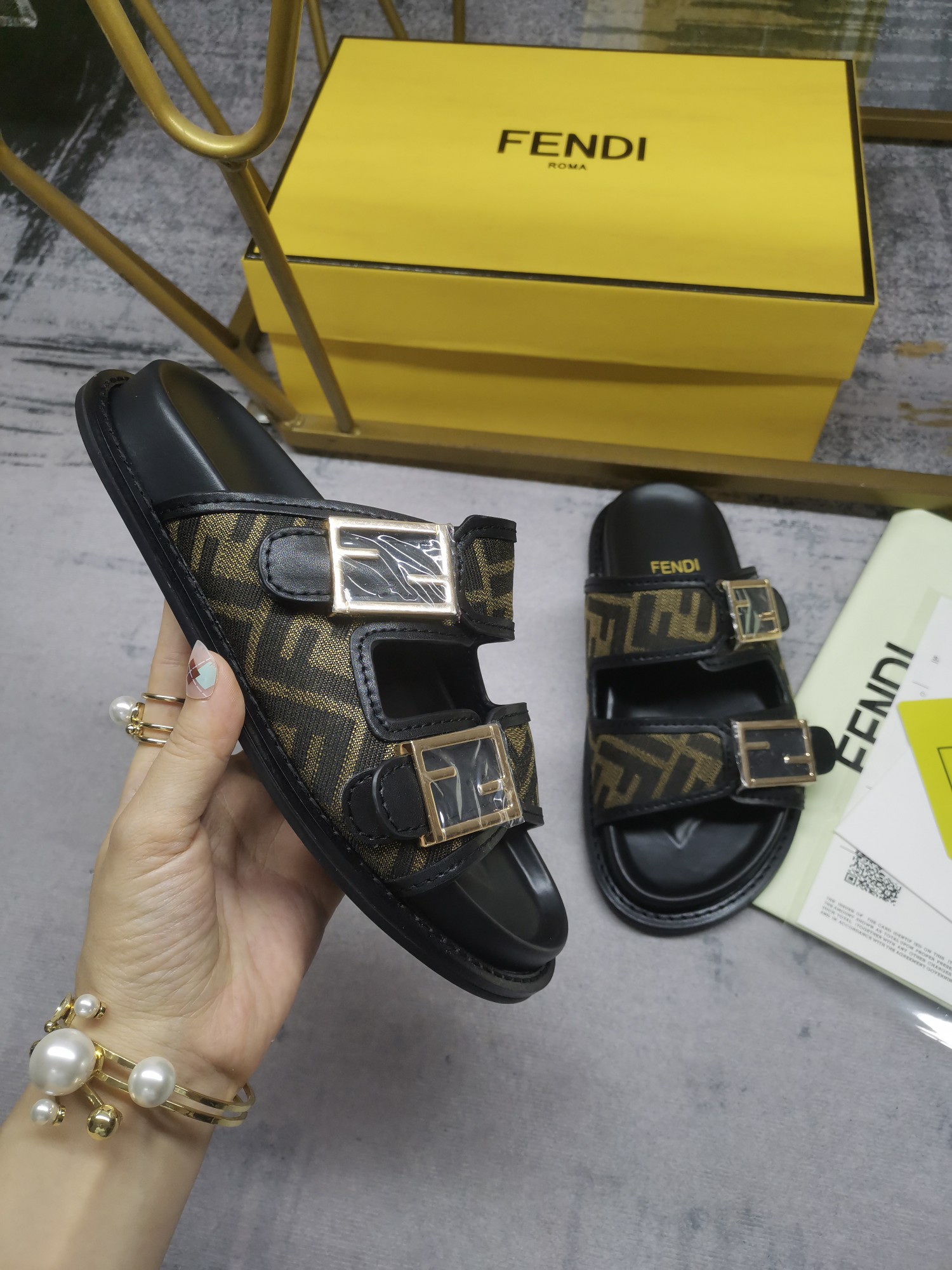 Bagsaaa F**di Feel FF chenille slides in black