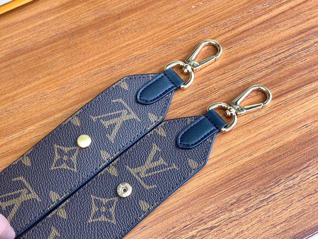 Bagsaaa L0vis Vvtt0n Leather Monogram Black Strap