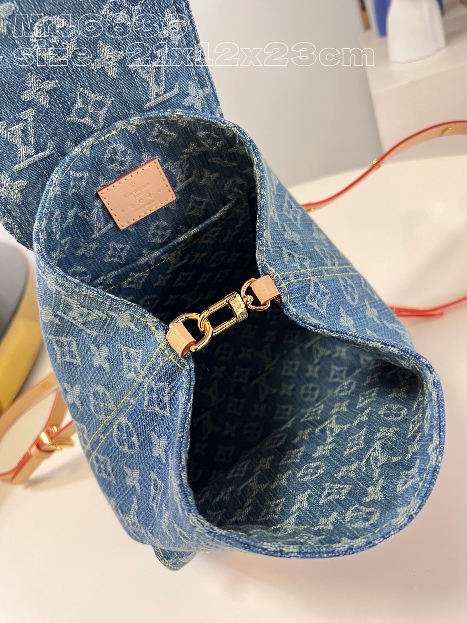 Bagsaaa L0vis Vvtt0n Venice Monogram Denim Backpack - 24 x 26 x 7 cm