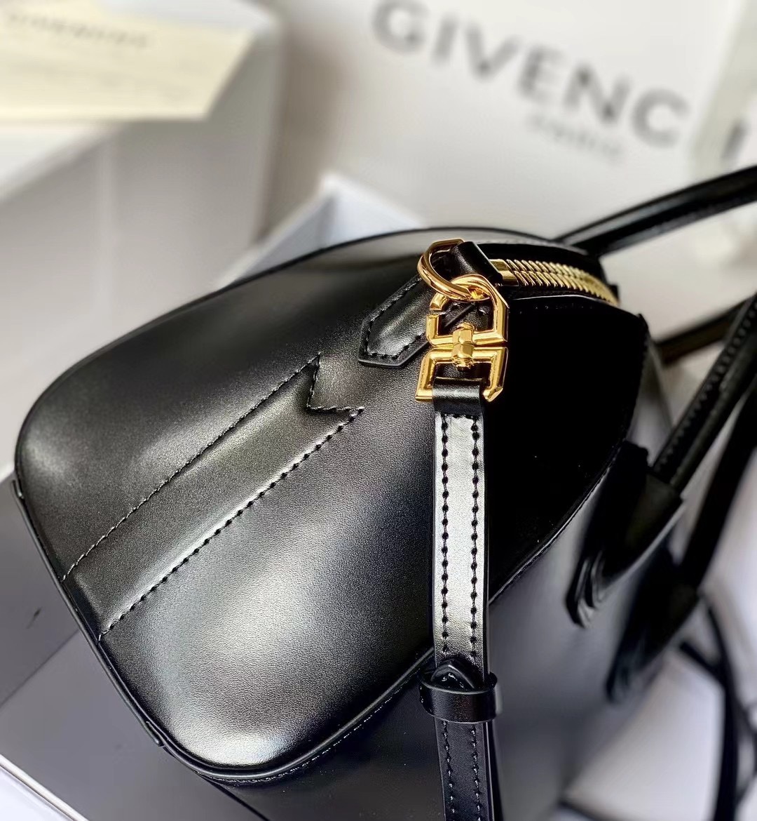 Bagsaaa Givenchy Mini Antigona Black - 22*27*13cm