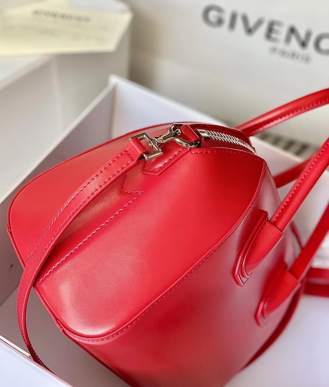 Bagsaaa Givenchy Mini Antigona Red - 22*27*13cm