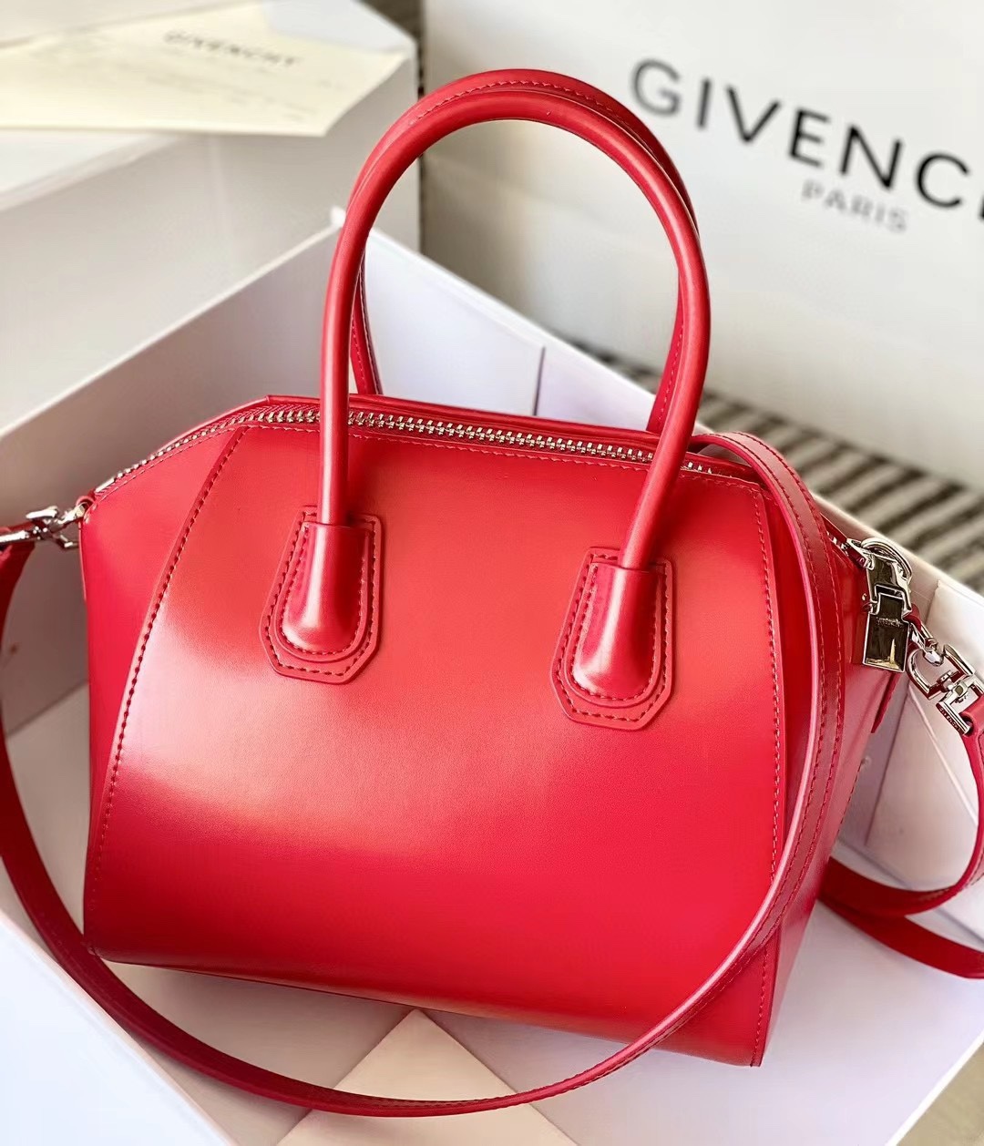 Bagsaaa Givenchy Mini Antigona Red - 22*27*13cm