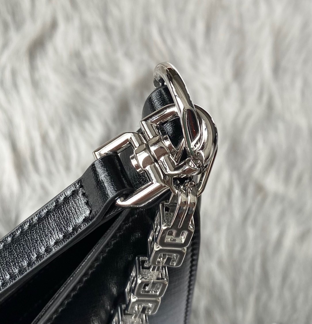 Bagsaaa Givenchy Cut-Out Small Shoulder Bag Black - 27*27*6cm
