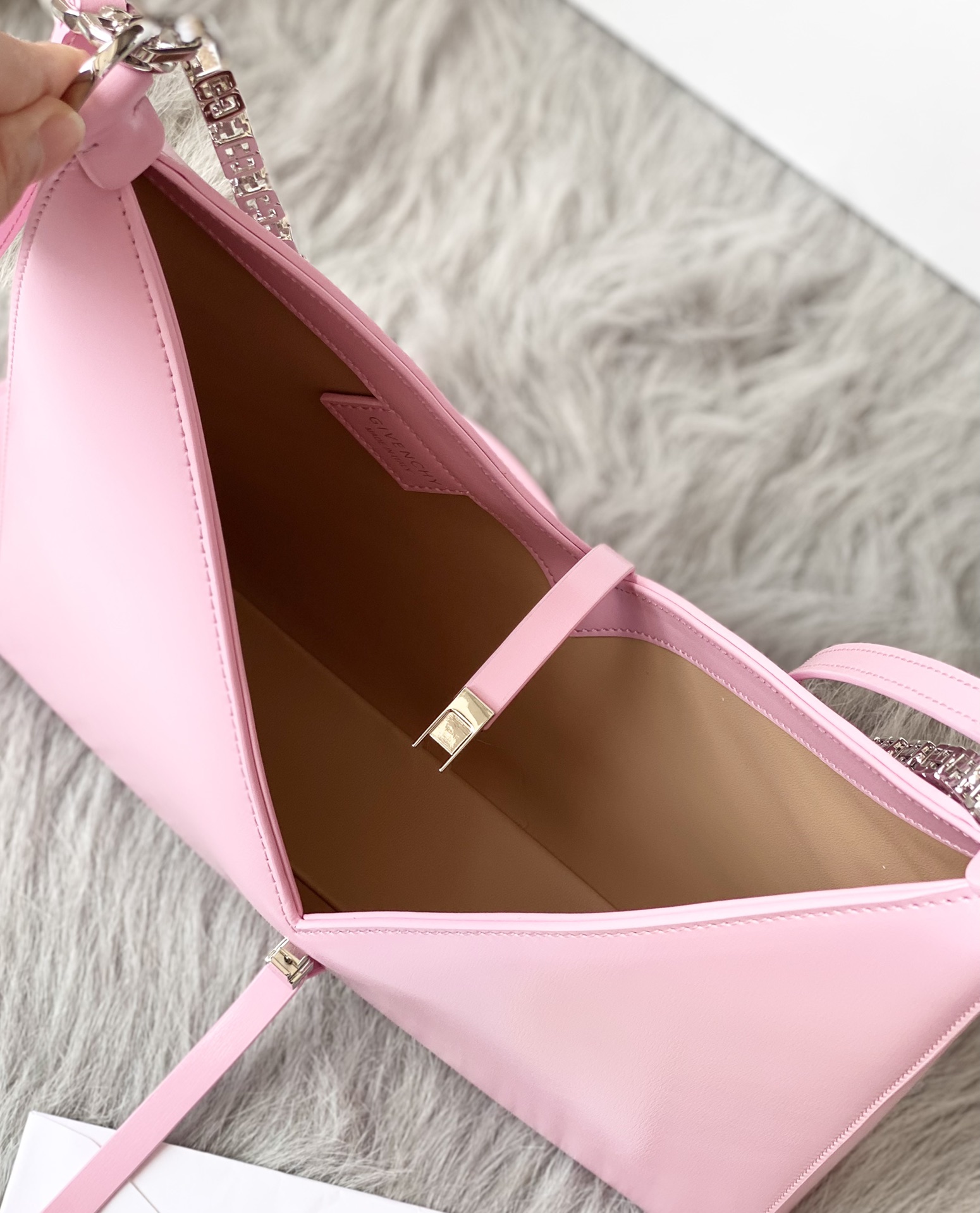 Bagsaaa Givenchy Cut-Out Small Shoulder Bag Pink - 27*27*6cm