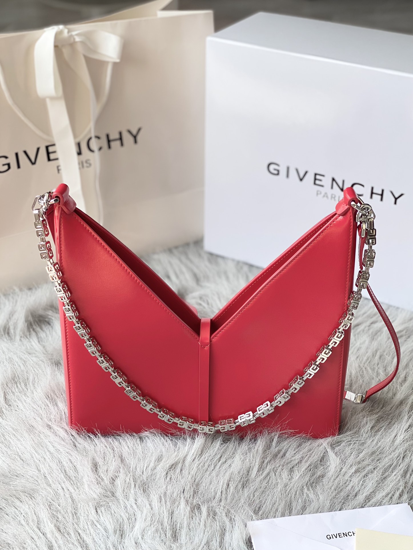 Bagsaaa Givenchy Cut-Out Small Shoulder Bag Red - 27*27*6cm