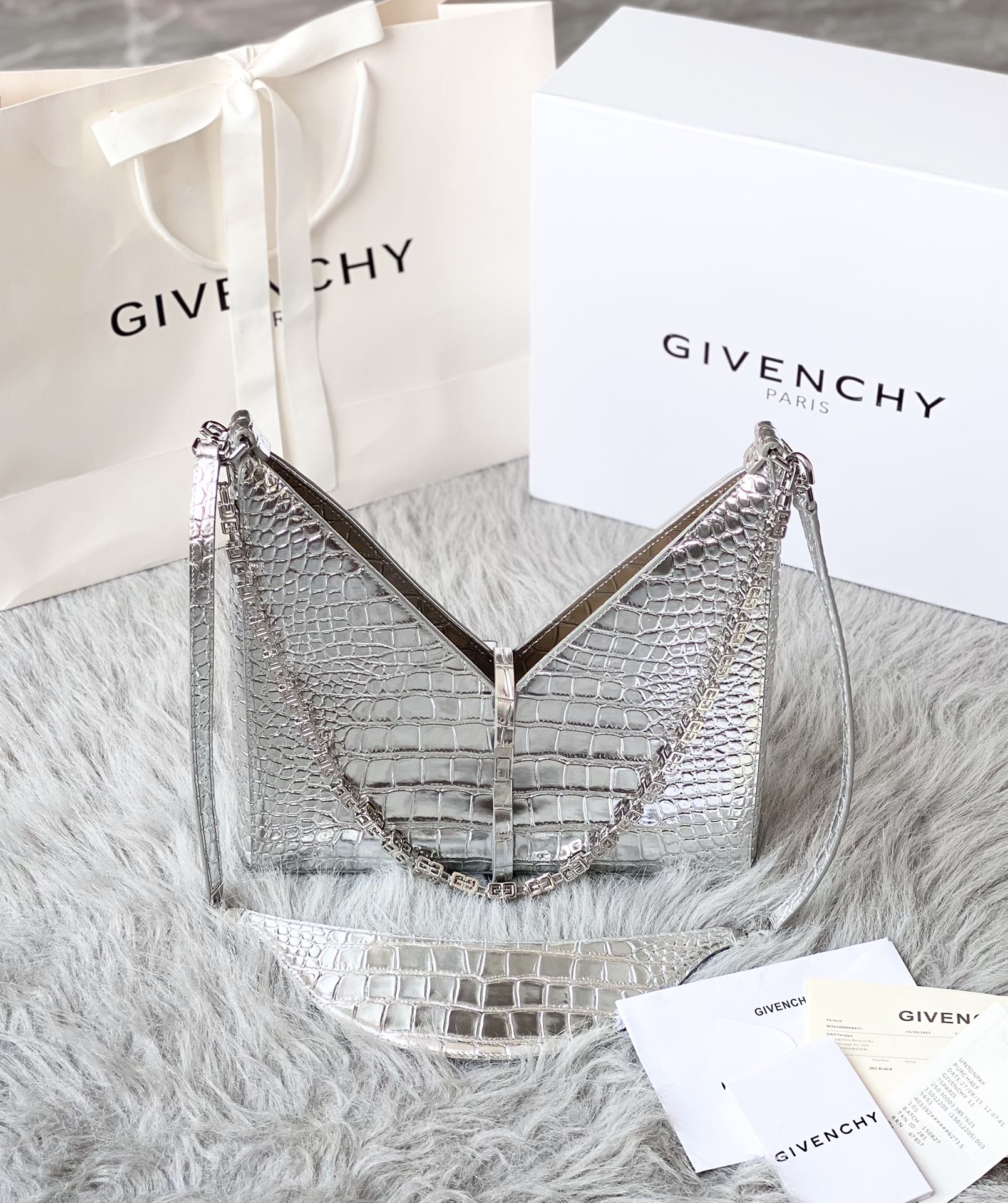 Bagsaaa Givenchy Cut-Out Small Shoulder Bag Silver - 27*27*6cm