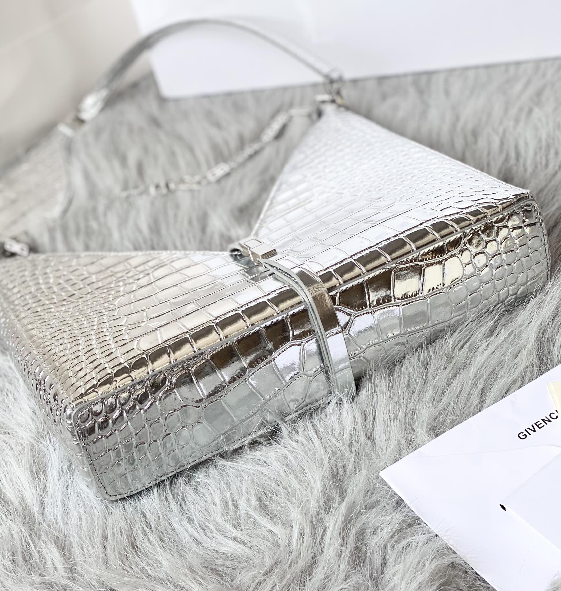 Bagsaaa Givenchy Cut-Out Small Shoulder Bag Silver - 27*27*6cm