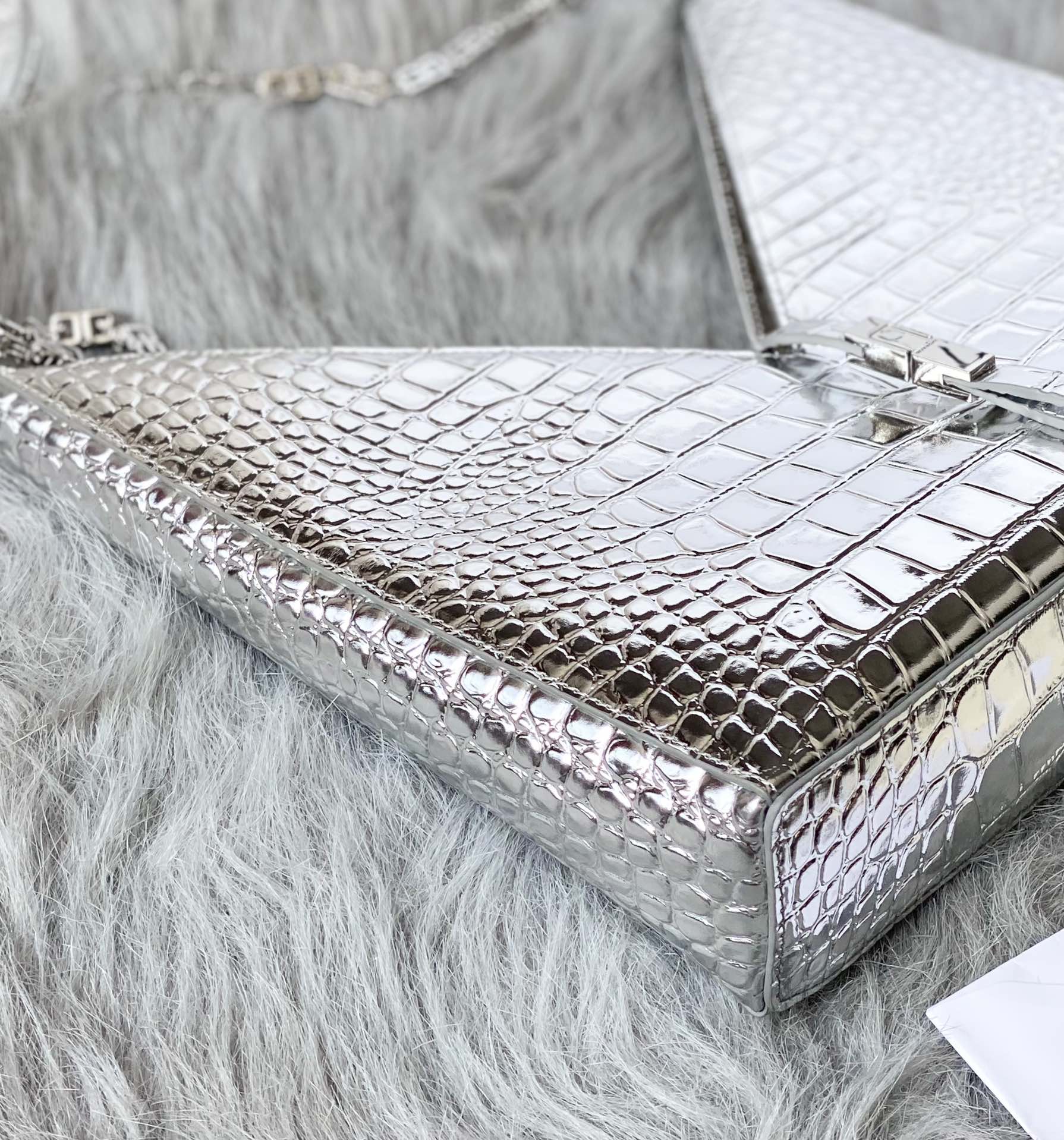 Bagsaaa Givenchy Cut-Out Small Shoulder Bag Silver - 27*27*6cm