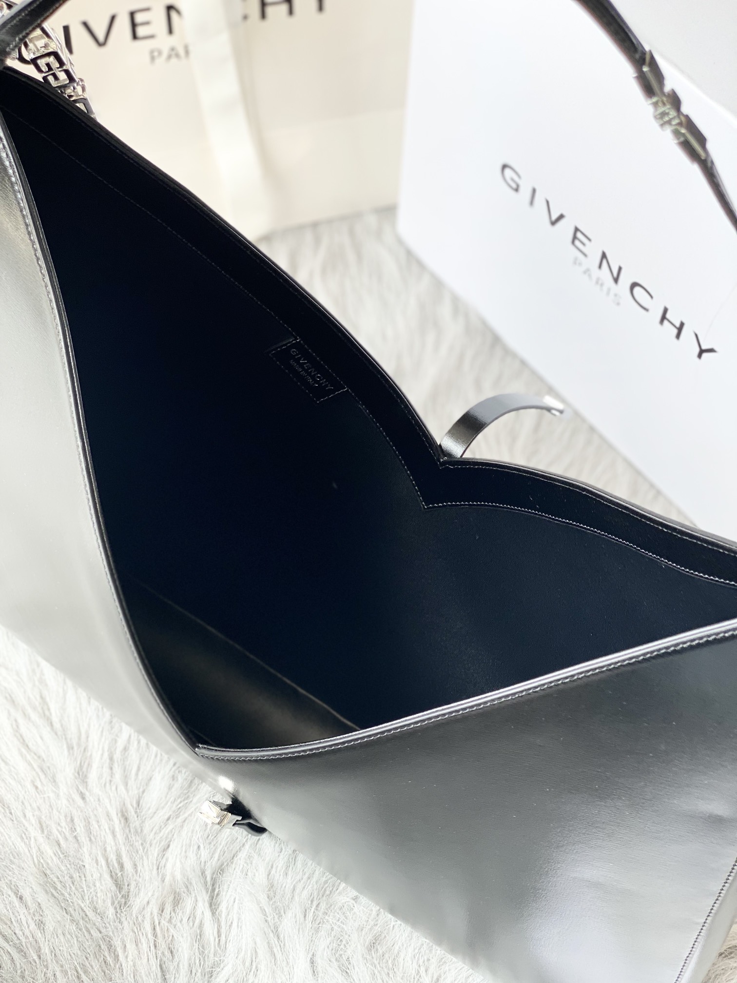 Bagsaaa Givenchy Cut-Out Large Shoulder Bag Black - 46*8*19cm
