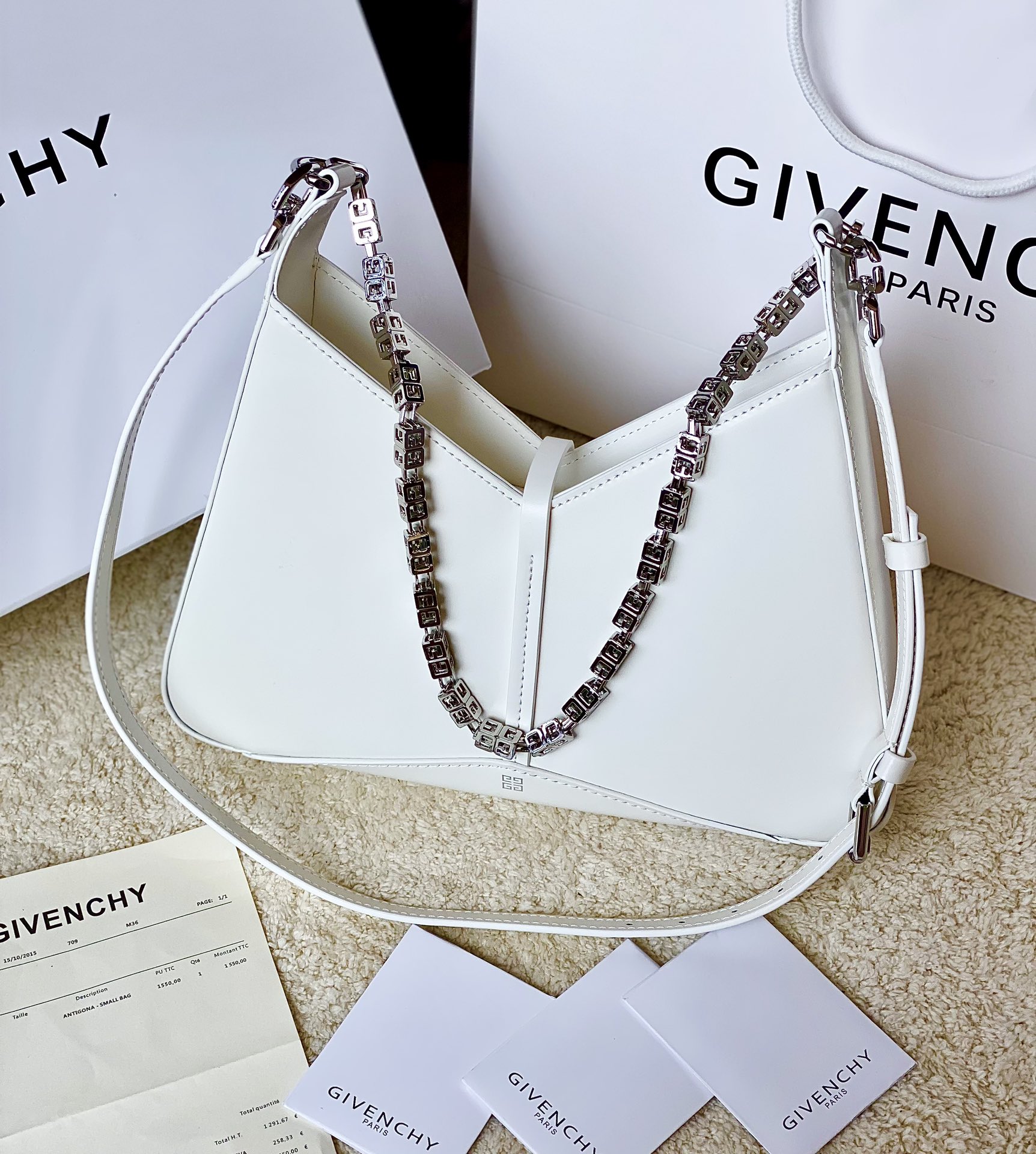 Bagsaaa Givenchy Cut Out Bag In Glossy White Leather With Chain In Bianco